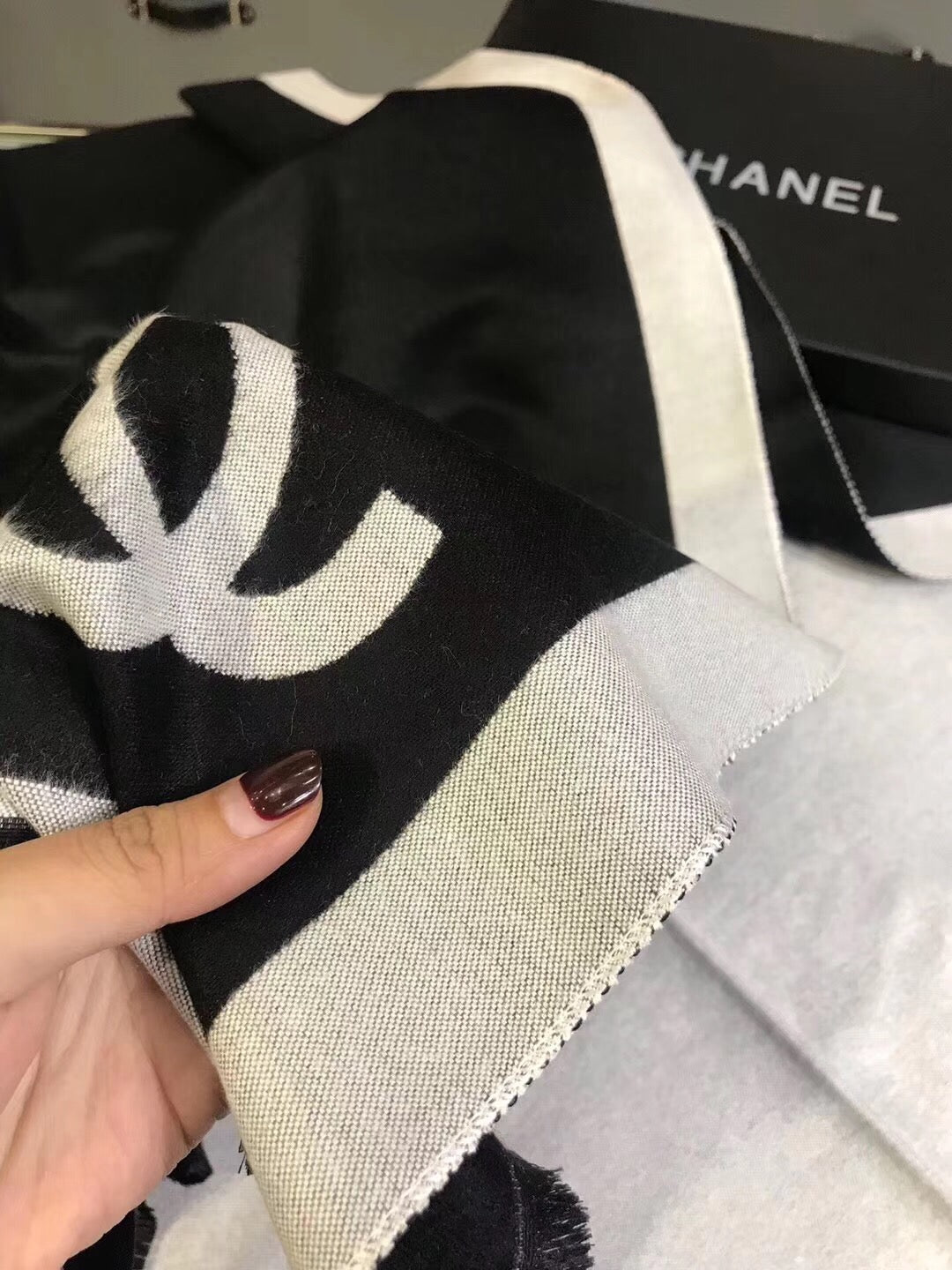 CC Scarf 180 CM In Black Mix White Cashmere 360523