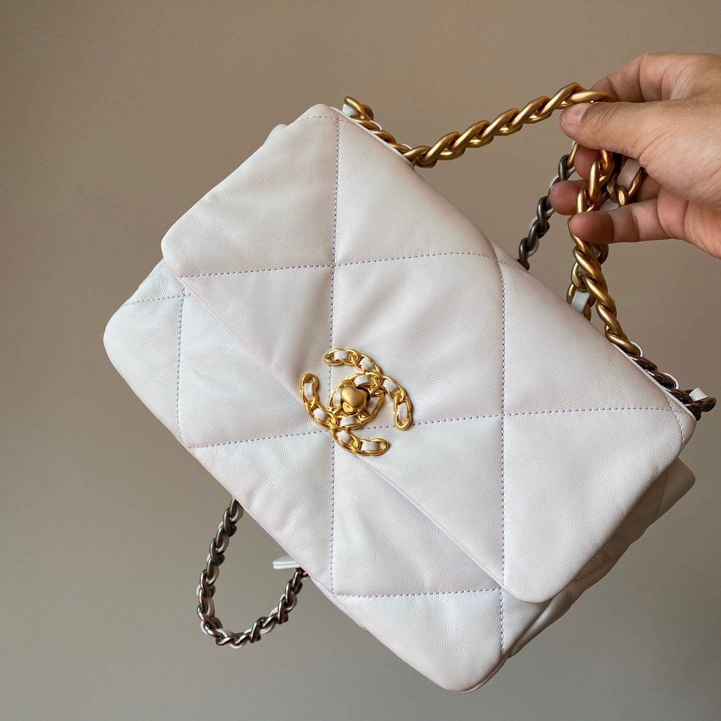 Chanel 2026 Flap Bag 26cm White Lambskin With Gold Hardware