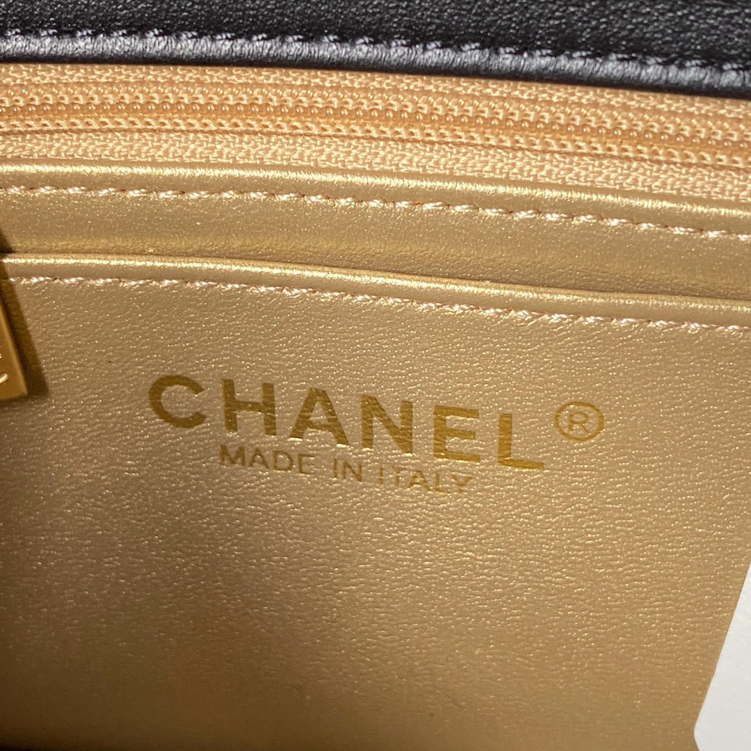Classic Mini Flap Bag 20cm black lambskin gold hardware
