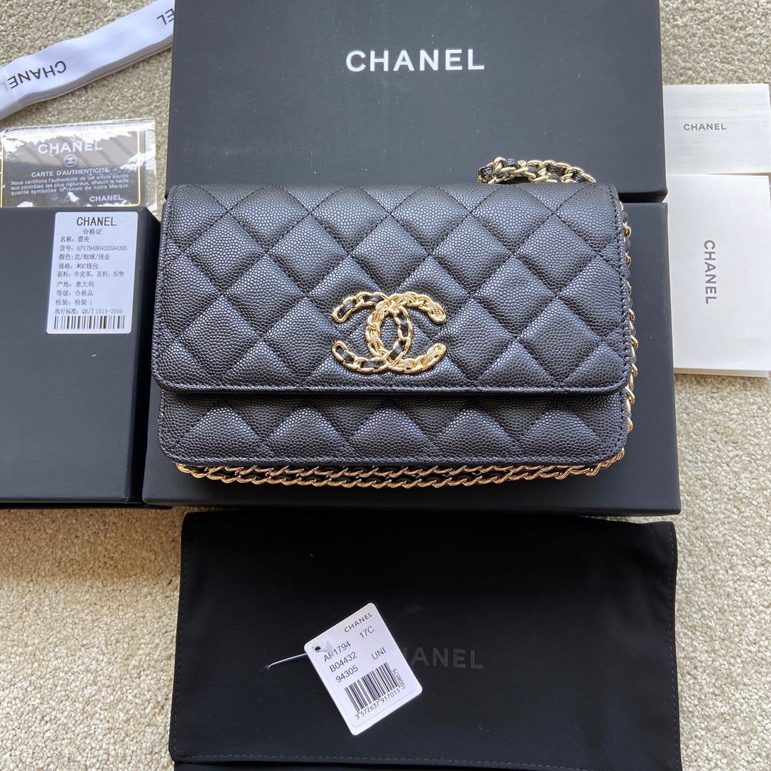 Classic Woc 20cm Black Grained Calfskin Leather CC