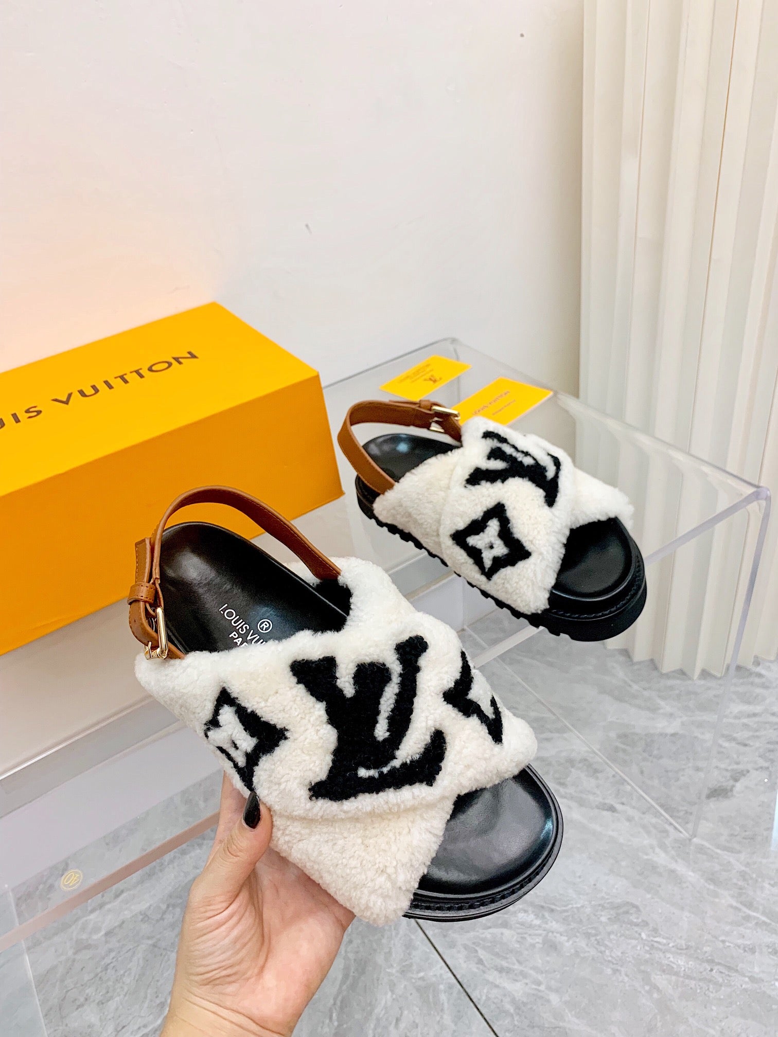 LV Paseo Flat Comfort Sandal White Black Fleece