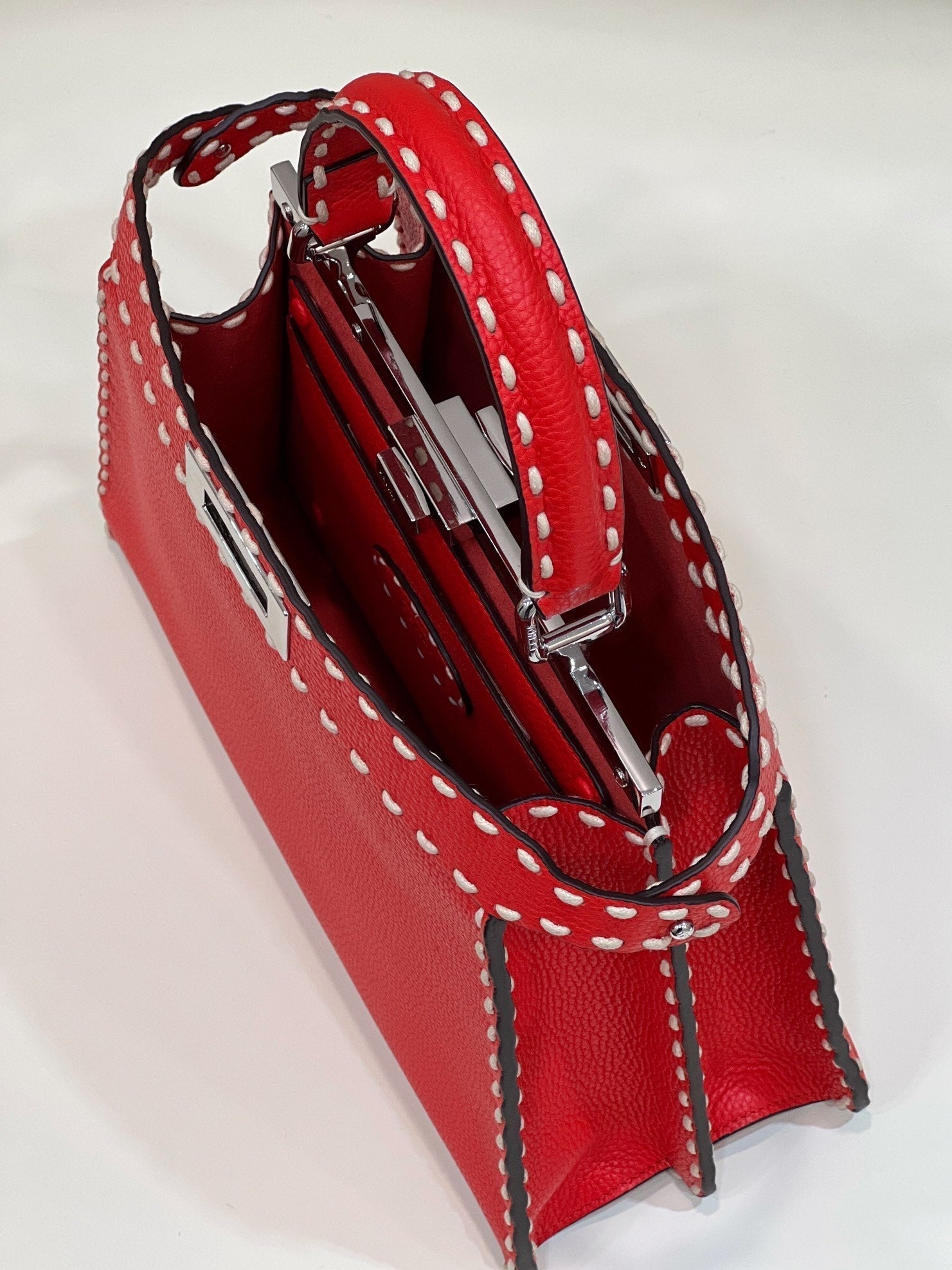PEEKABOO ISEEU 33 IN RED GRAINED CALFSKIN SILVER HARDWARE