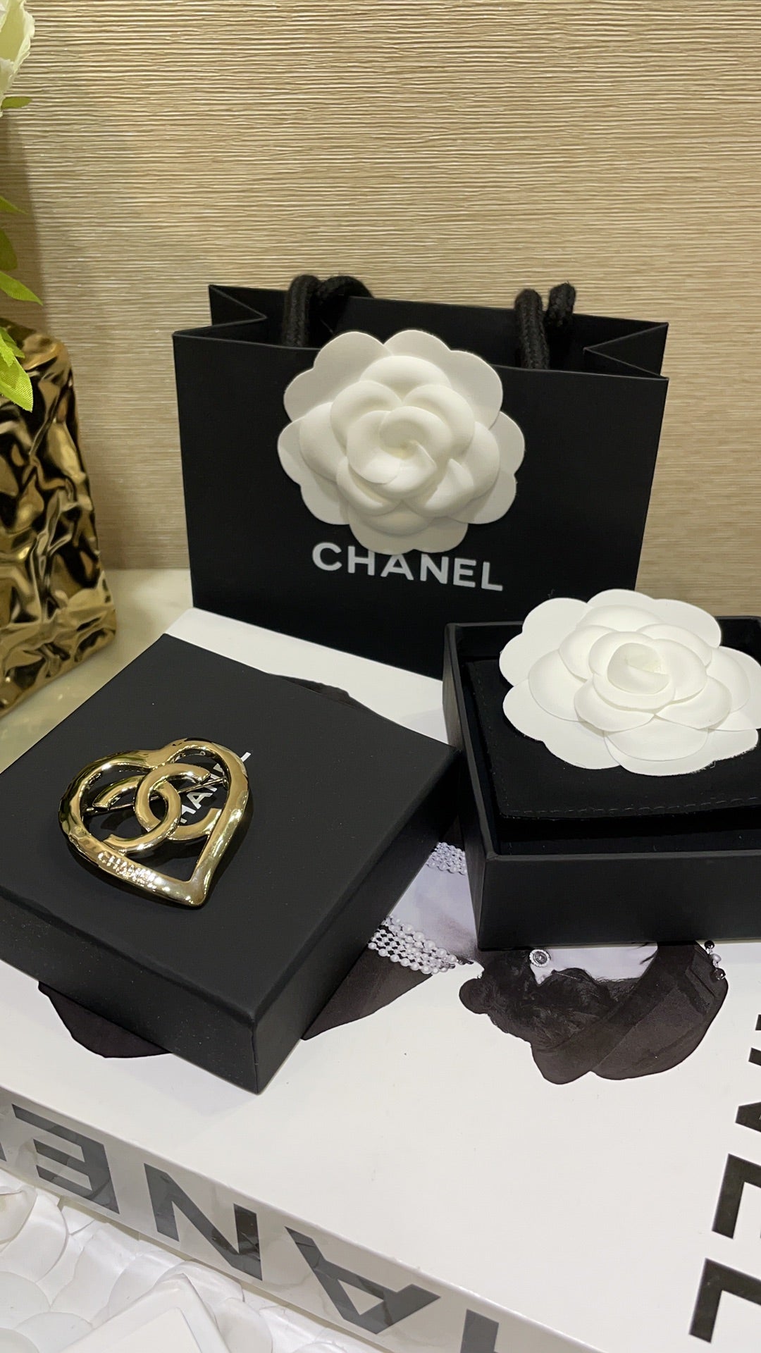 CC Brooch Gold 159549