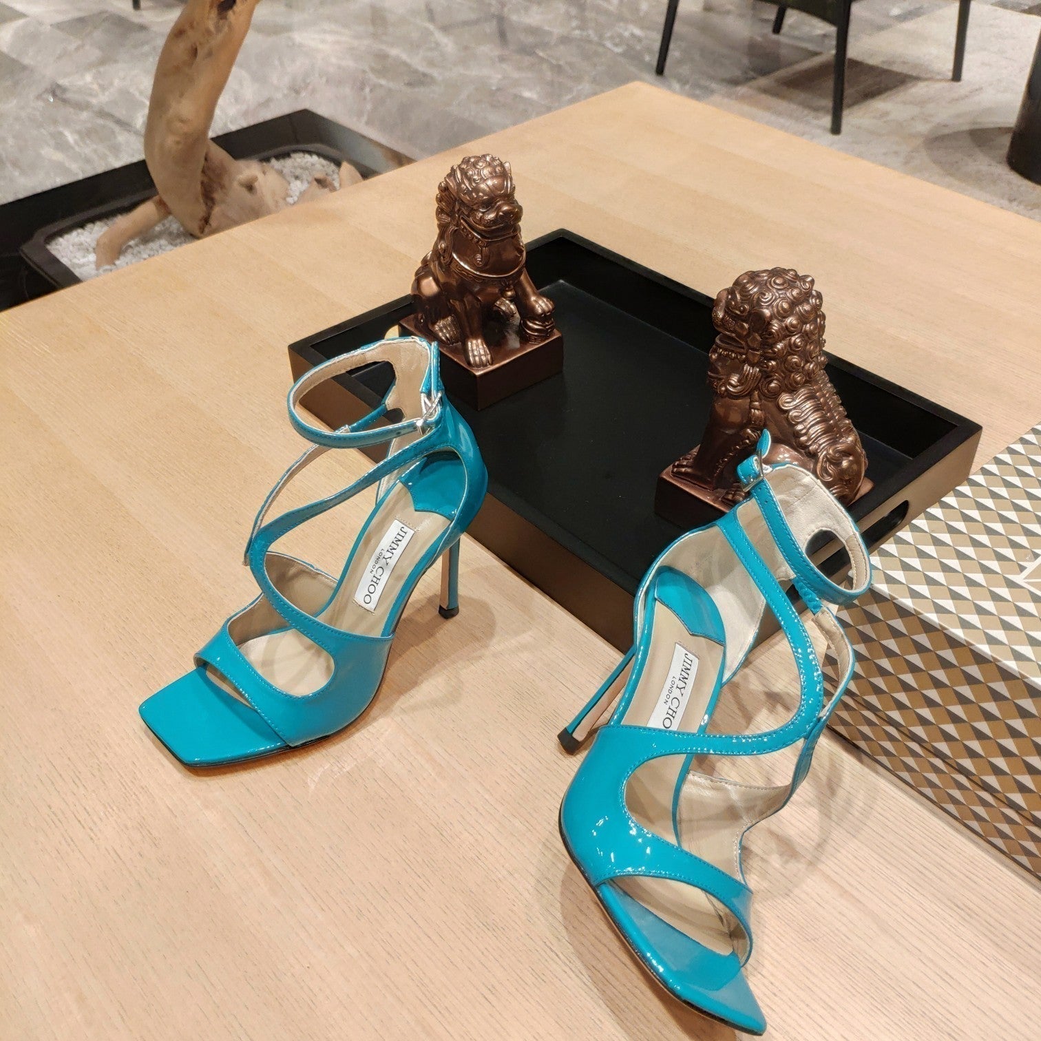 Jimmy 25 Azia 95 Pacific Blue Patent Leather 240080