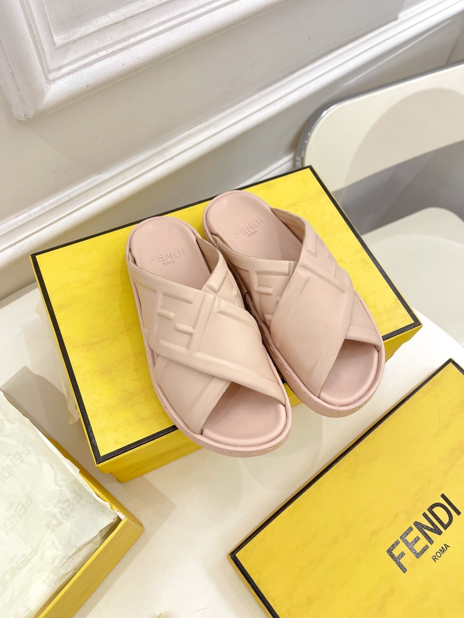 FENDI CROSSOVER SLIPPER IN PALE PINK CALFSKIN