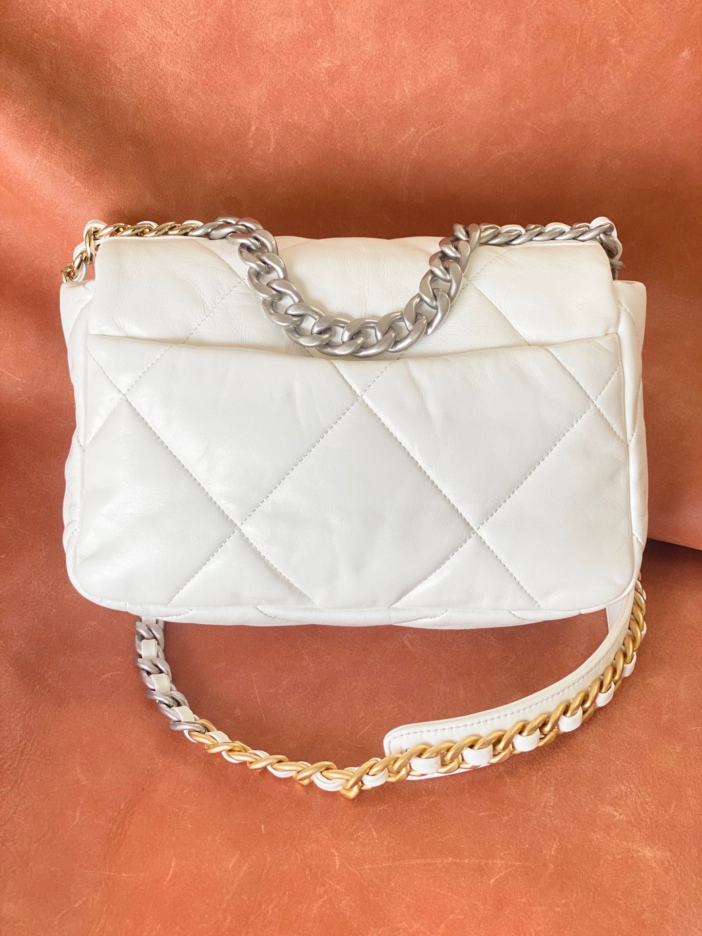 Chanel 2026 Flap Bag 26cm White Lambskin With Silver Hardware
