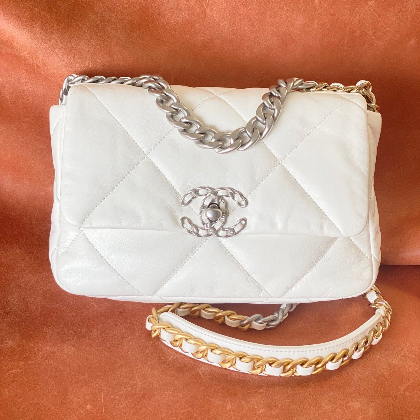 Chanel 2026 Flap Bag 26cm White Lambskin With Silver Hardware