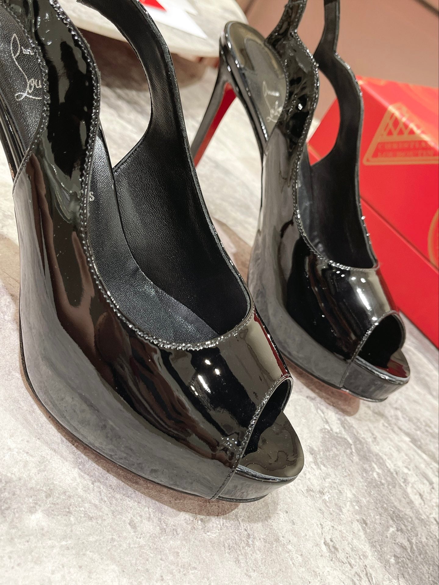 CL Pumps Hot Chick 120 mm Black/lin Black Patent leather