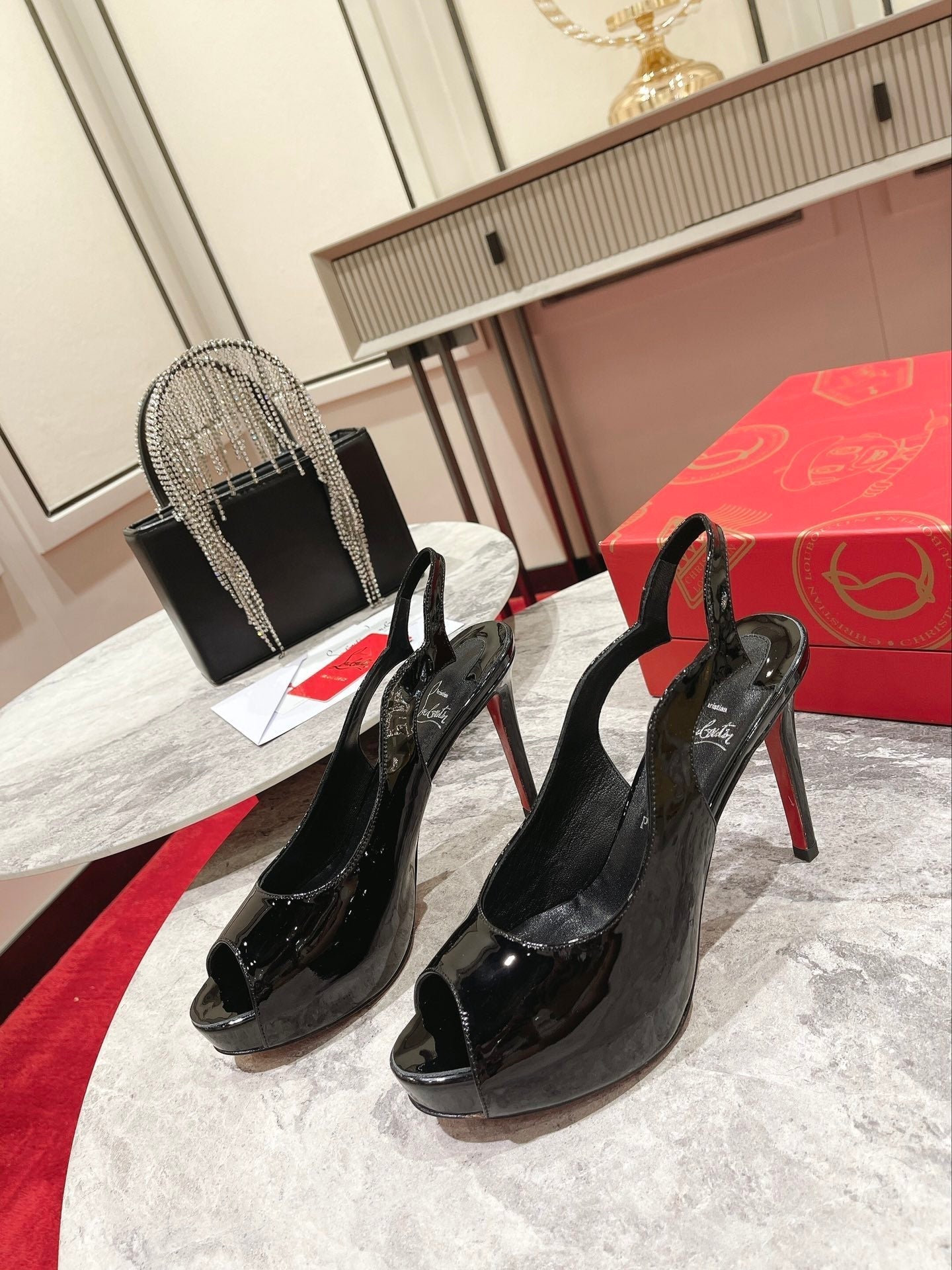 CL Pumps Hot Chick 120 mm Black/lin Black Patent leather