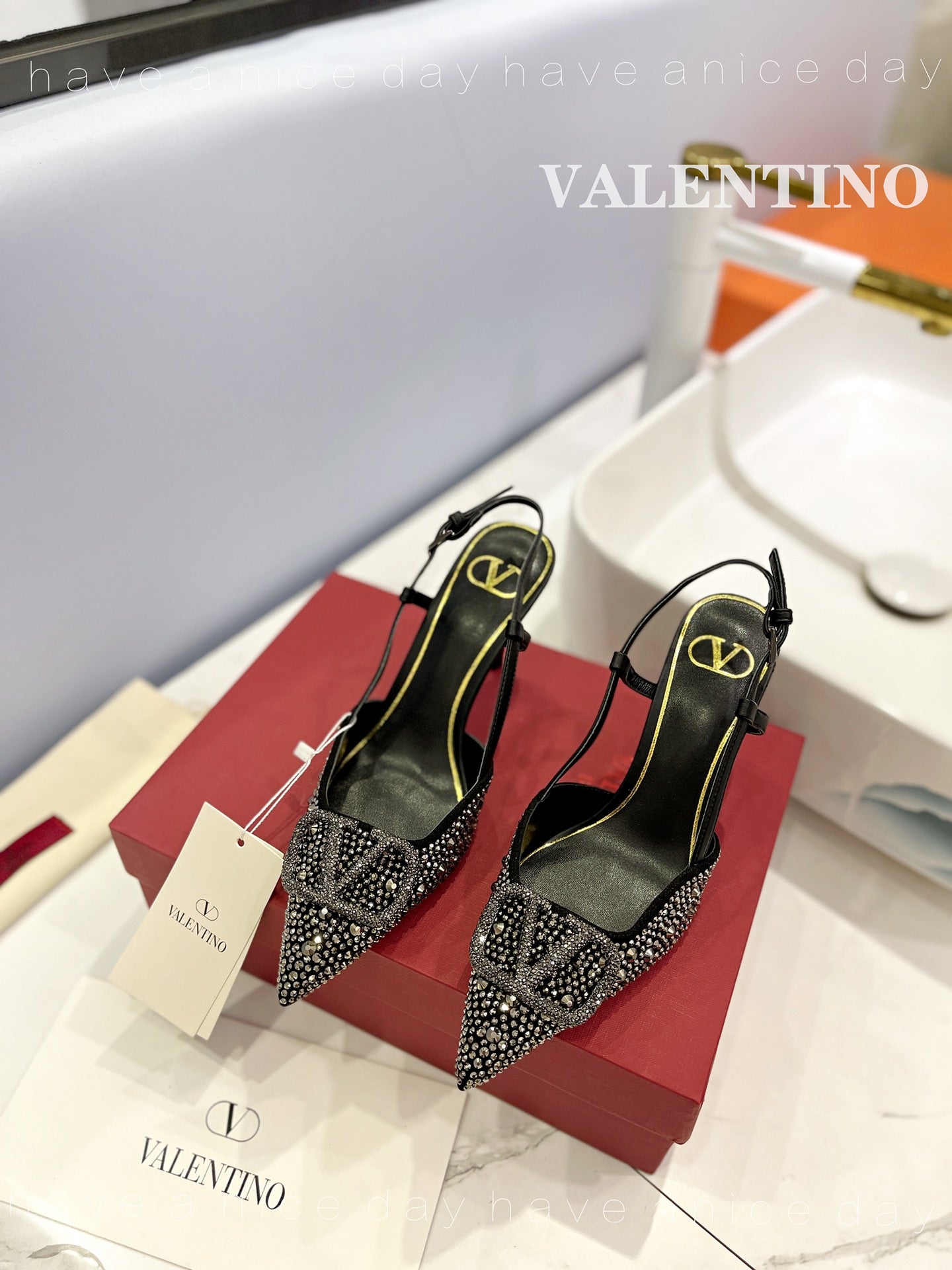 VT Signature Heels Black Diamond Calf Leather 295086