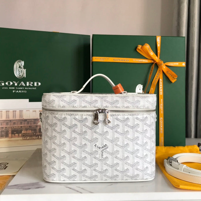 MUSE VANITY CASE 20 IN WHITE GOYARDINE CANVAS