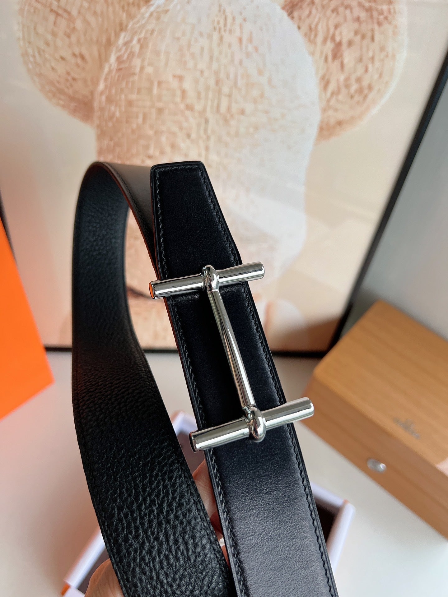 HM BELT BUCKLE & REVERSIBLE BLACK LEATHER STRAP 38 MM SILVER HARDWARE