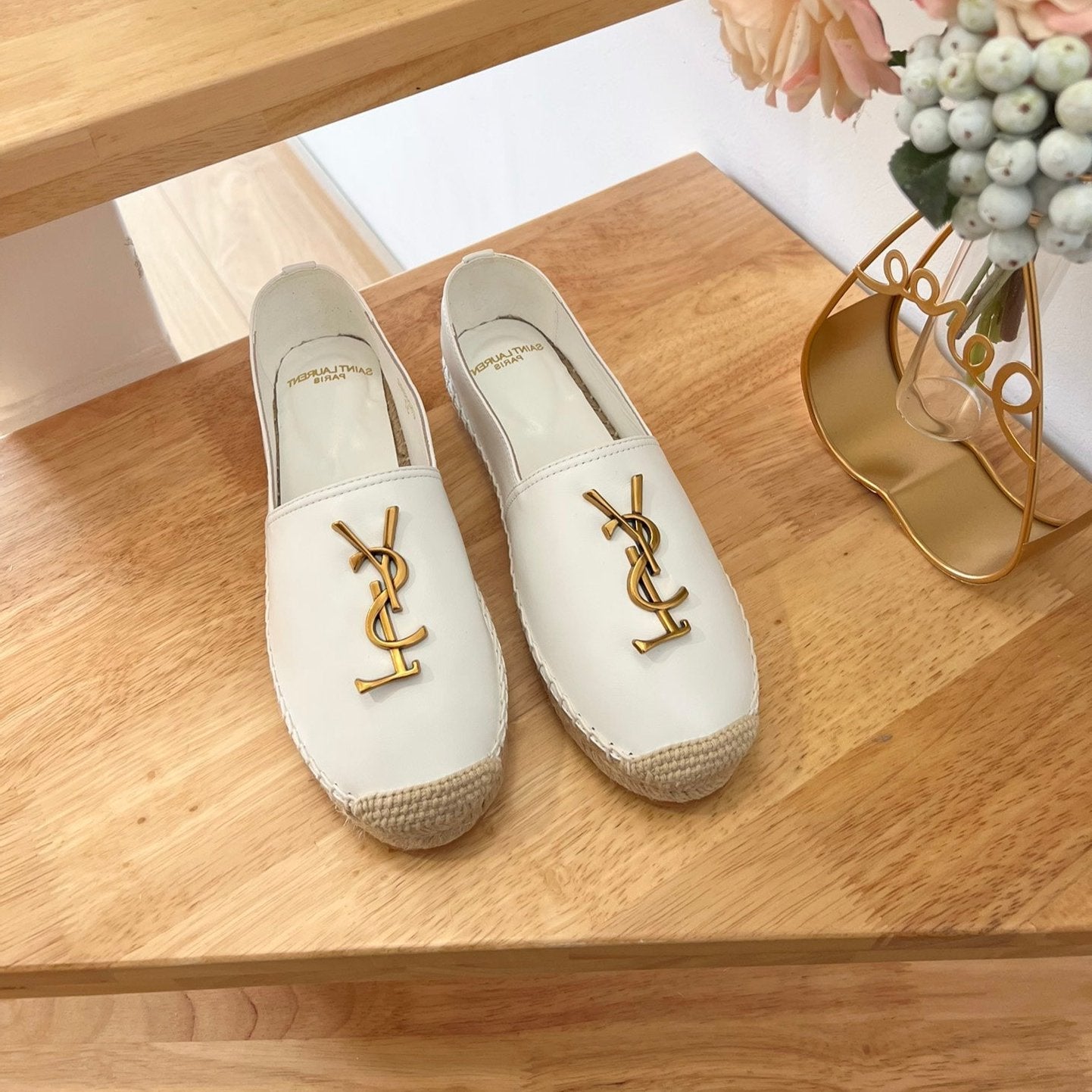 SL YVES LOGO SLIP ON WHITE CALFSKIN