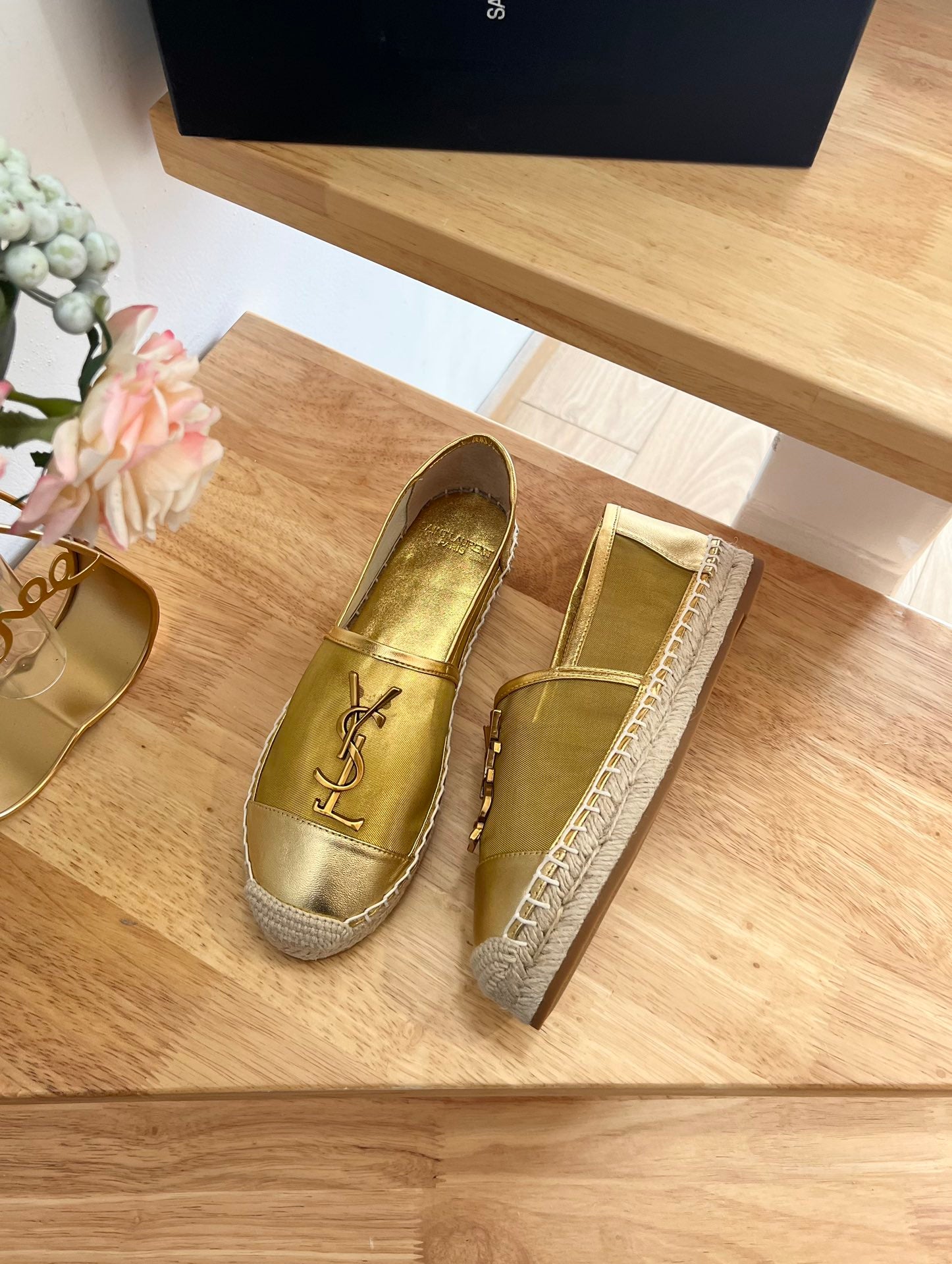 SL YVES LOGO SLIP ON METALLIC GOLD CALFSKIN AND MESH