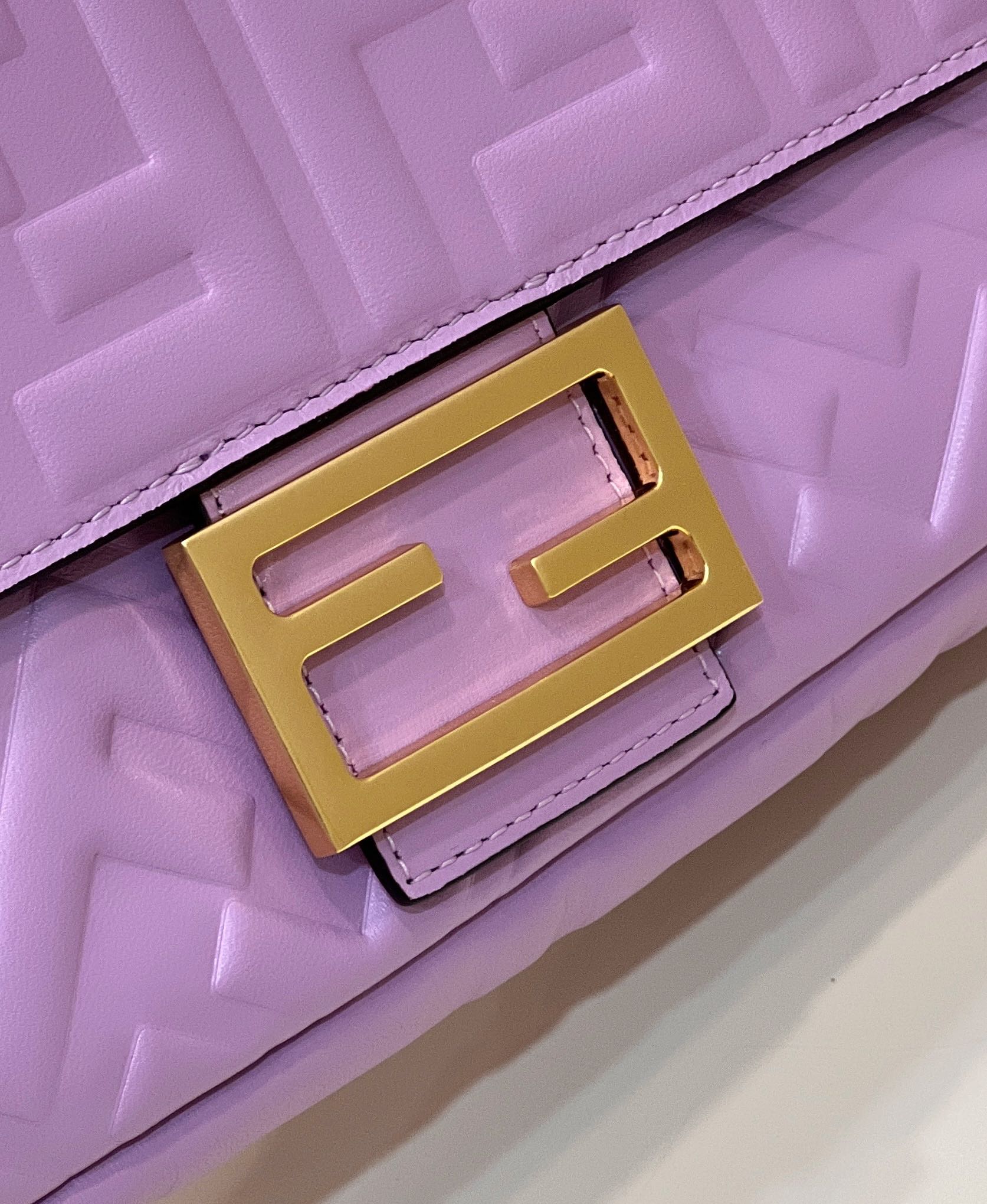BAGUETTE WITH FF MOTIF 27 IN MAUVE PURPLE SOFT LAMBSKIN GOLD HARDWARE