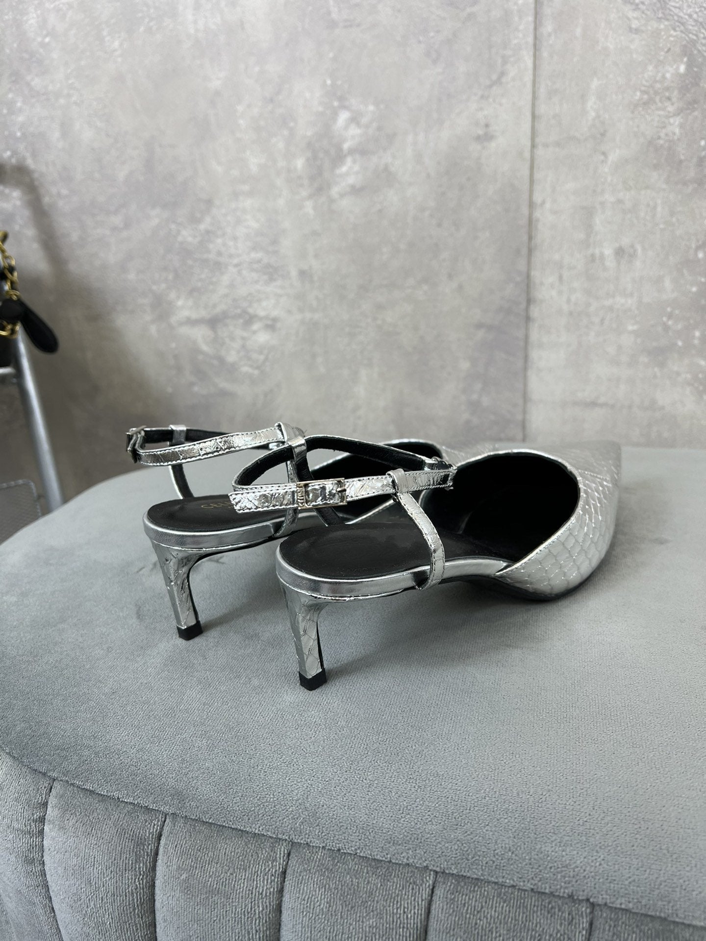 cl kitten with strap 45 platinum lizard stamped metalized calfskin