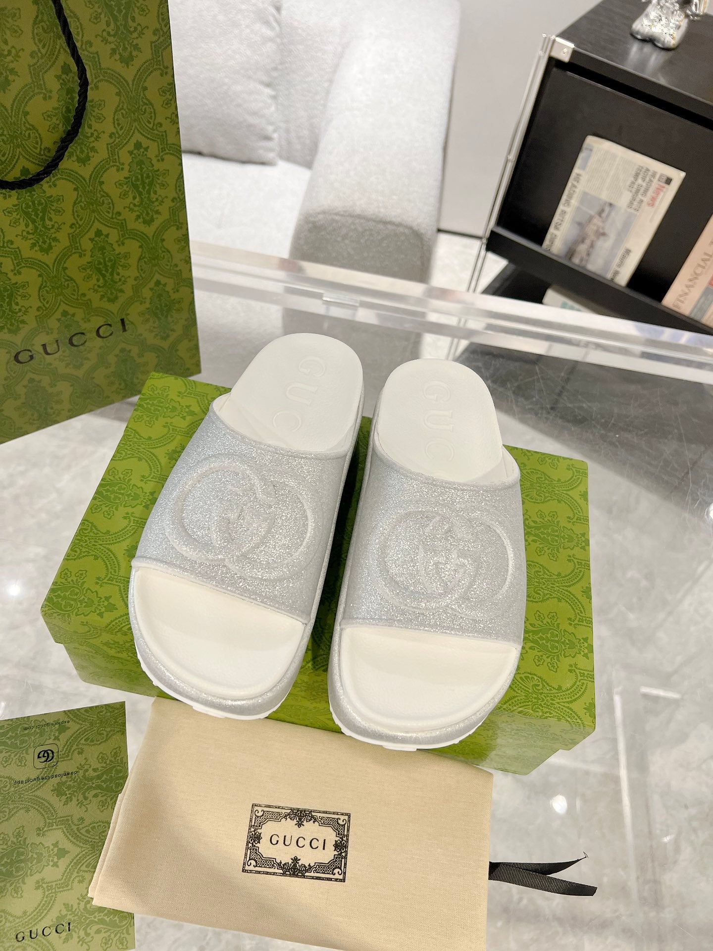 GC 25 Interlocking G 50mm Slide Sandal Gray White Cowhide 292387