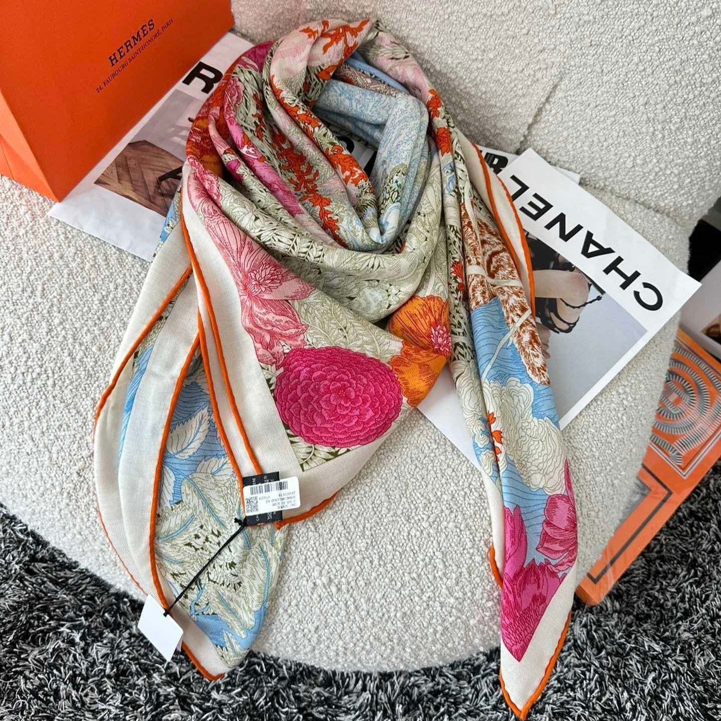 Retour A La Nature Shawl  140 CM Green Gray Colorful Silk