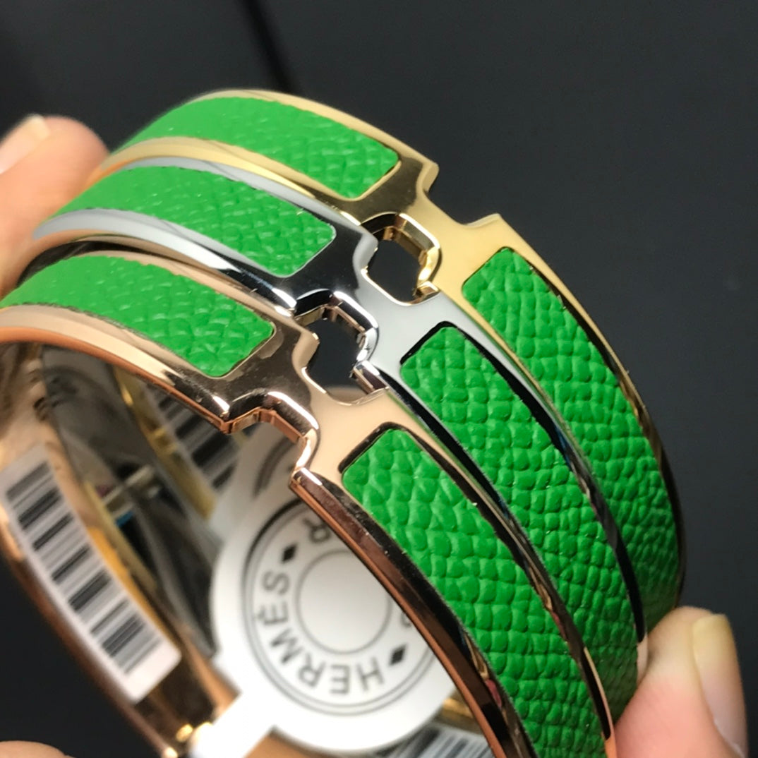 H Pig Nose Green Bracelet