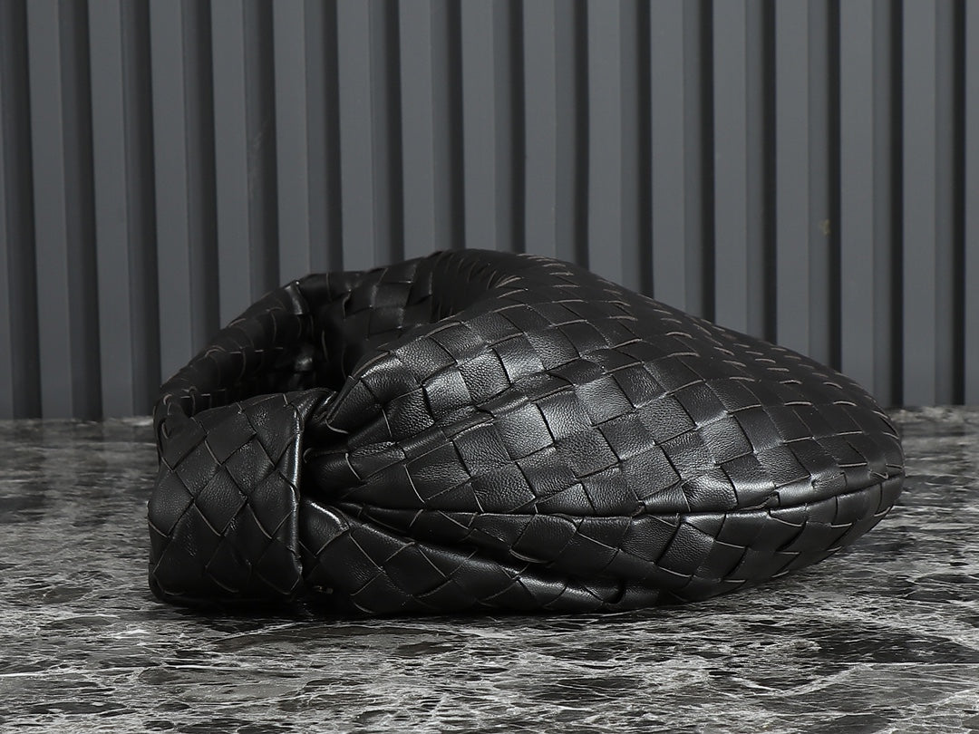 bv teen jodie 36cm black lambskin