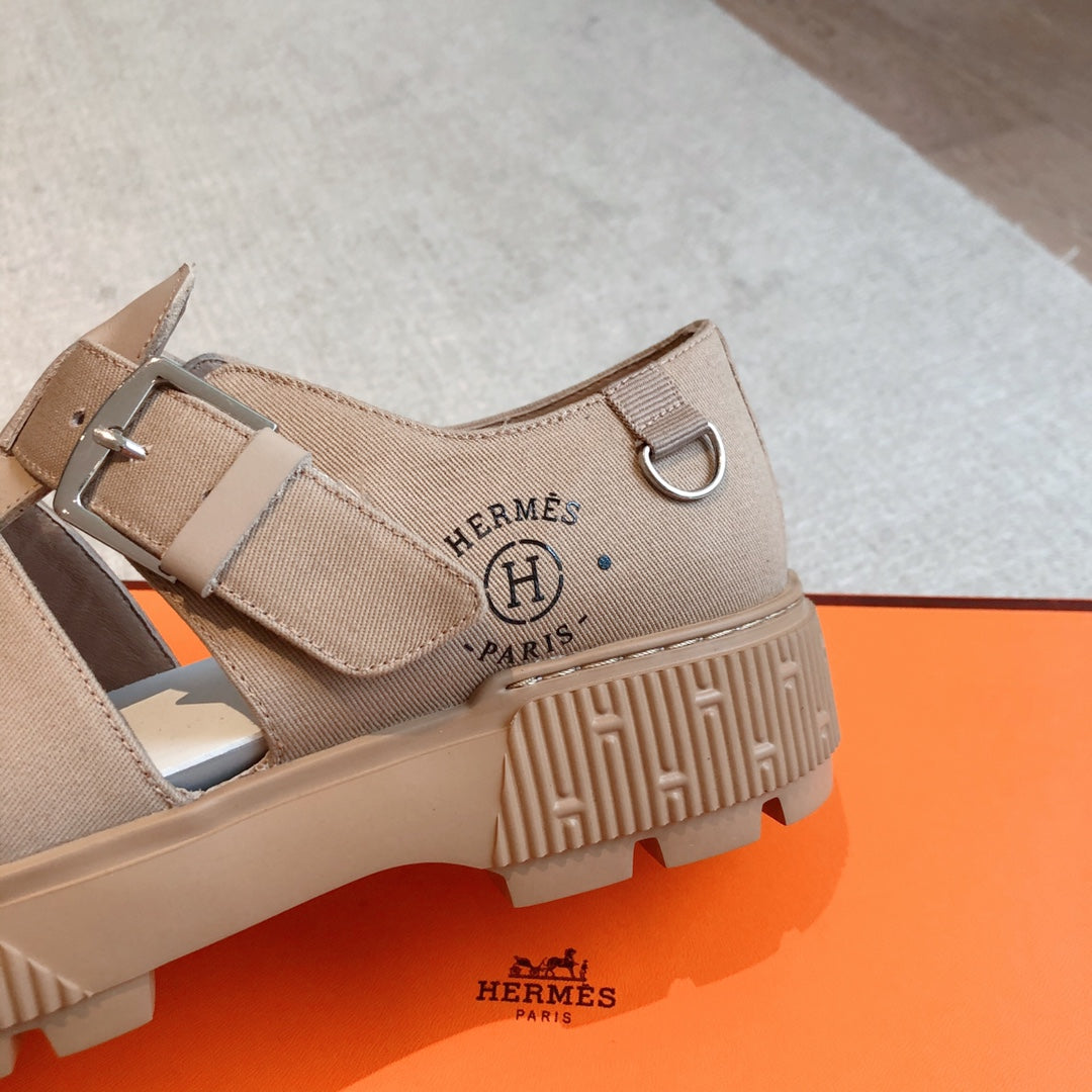 HM ITEM SANDAL ALMOND CALFSKIN AND DENIM