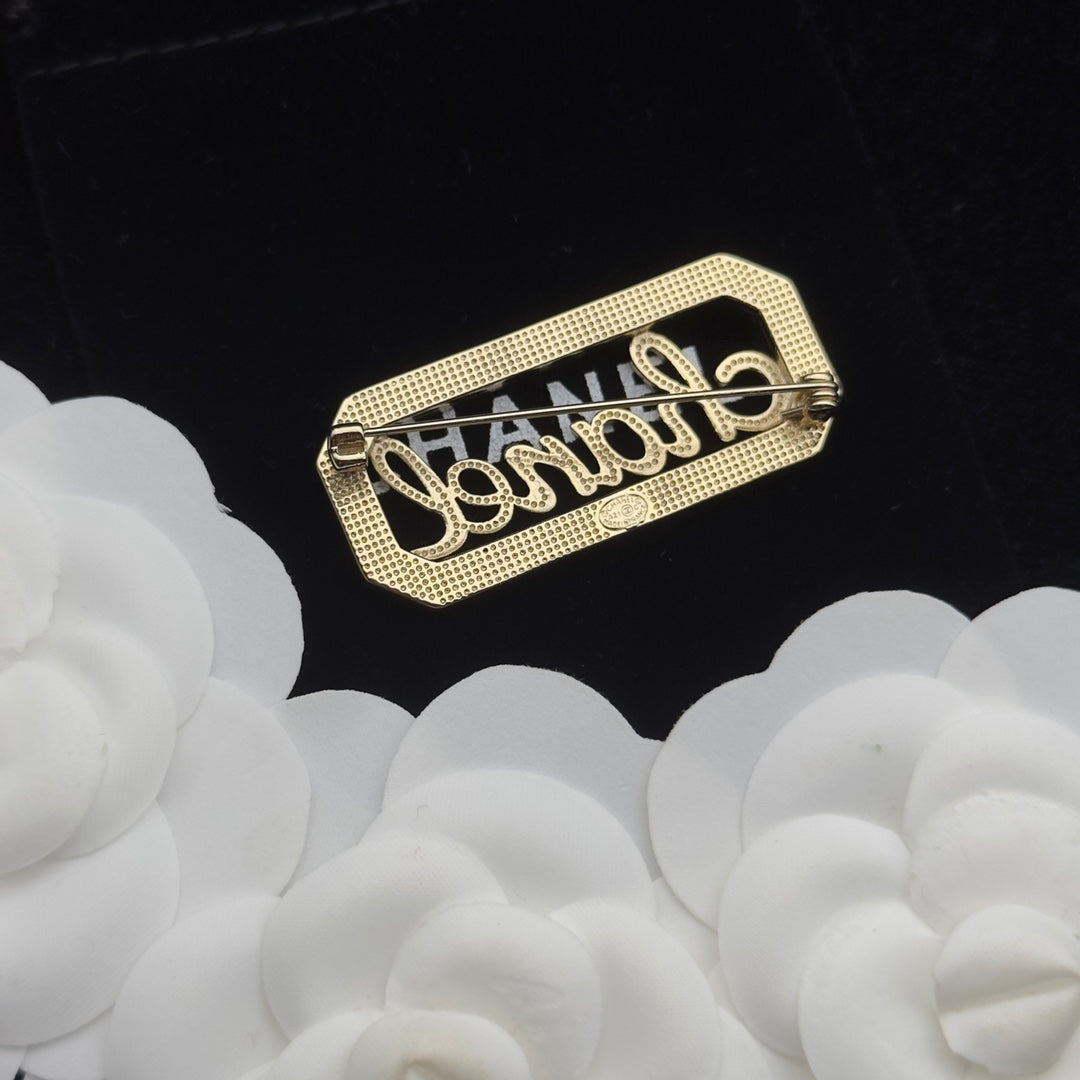 CC Brooch Gold 182072