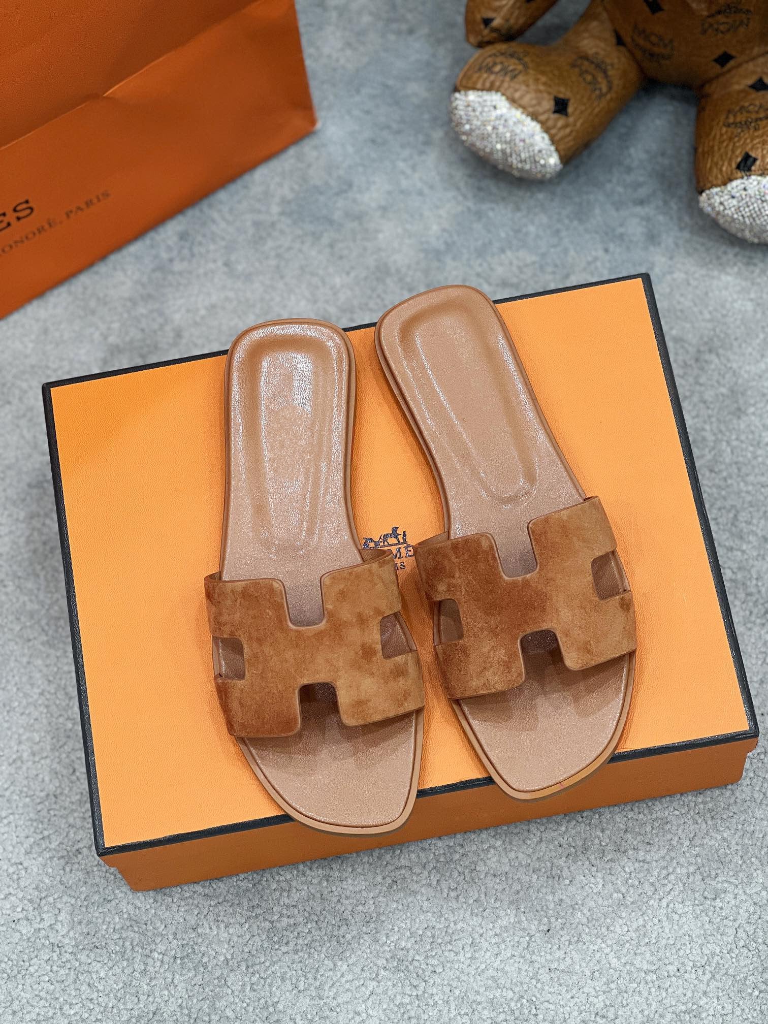 0ran sandal brown suede goatskin