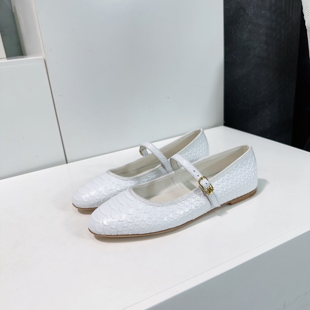 BALLET FLAT IN WHITE EMBOSSED CALFSKIN