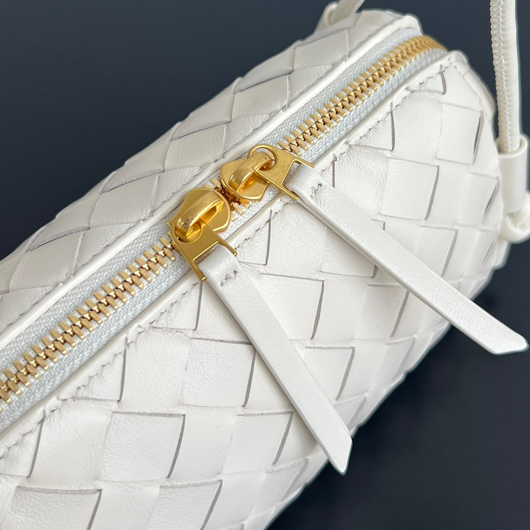 BV Concert Pouch 18.5cm White Lambskin