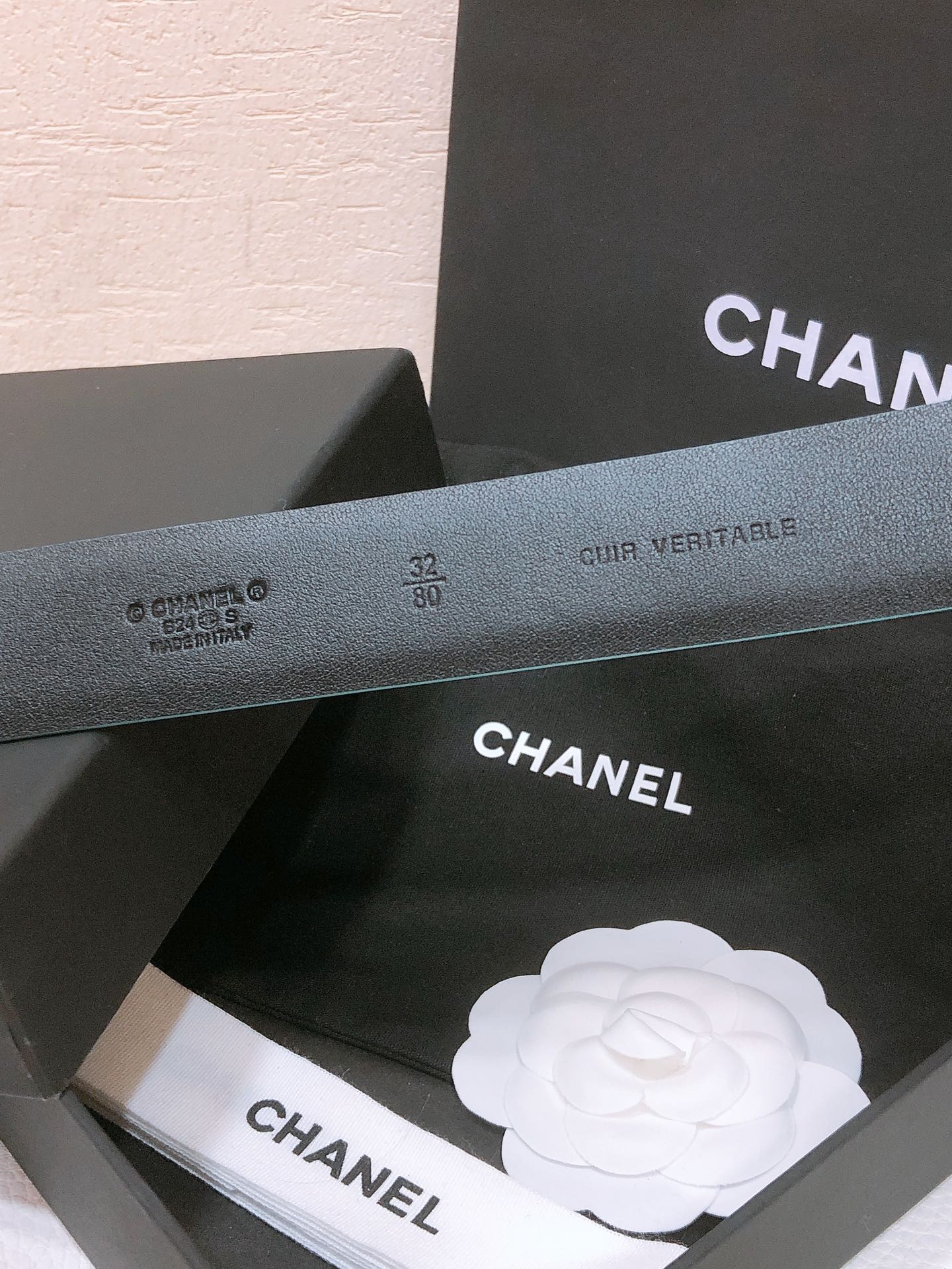 CHANEL BELT 3CM IN DODGER BLUE AND BLACK LAMBSKIN WITH GOLD HARDWARE