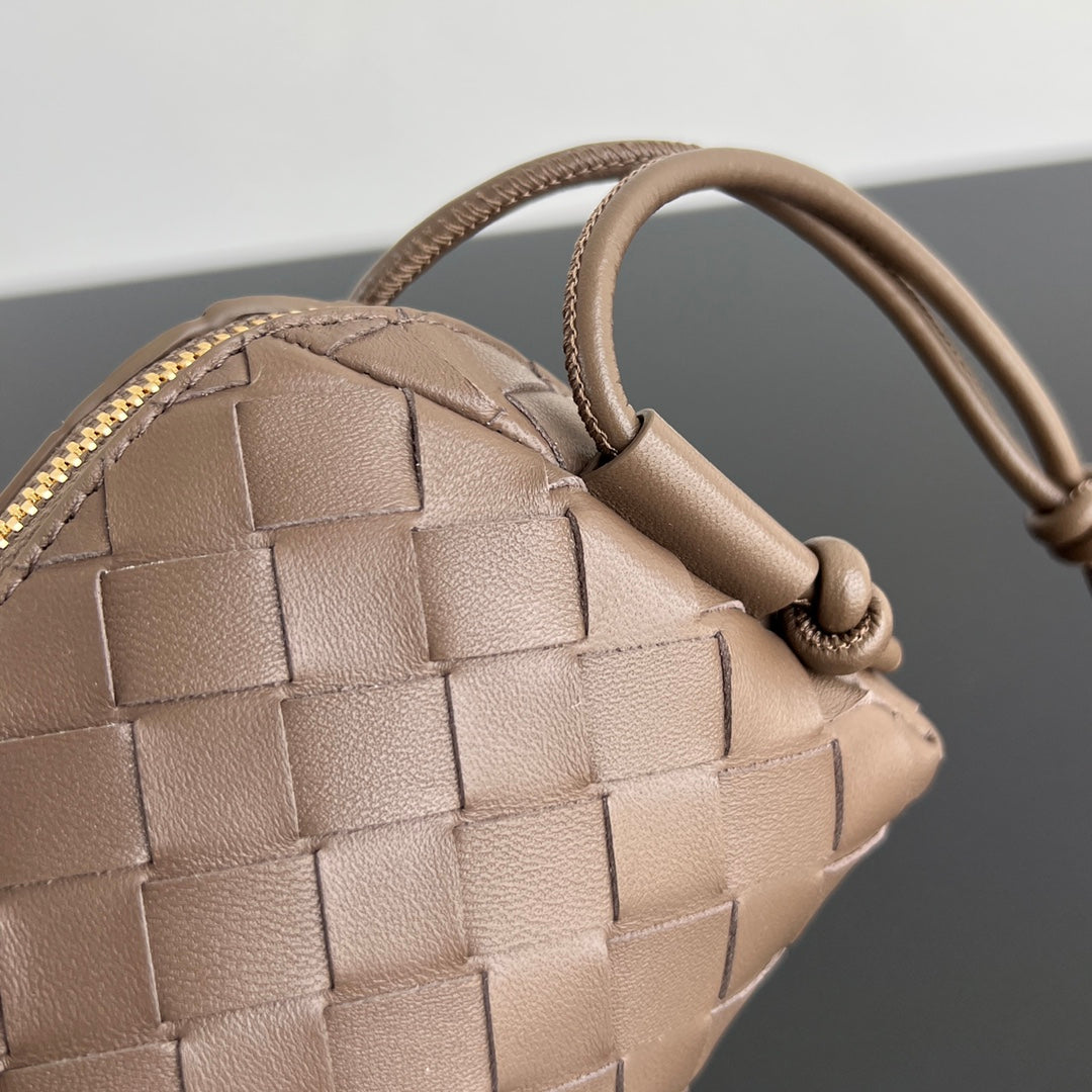 BV Concert Pouch 18.5cm Brown Lambskin