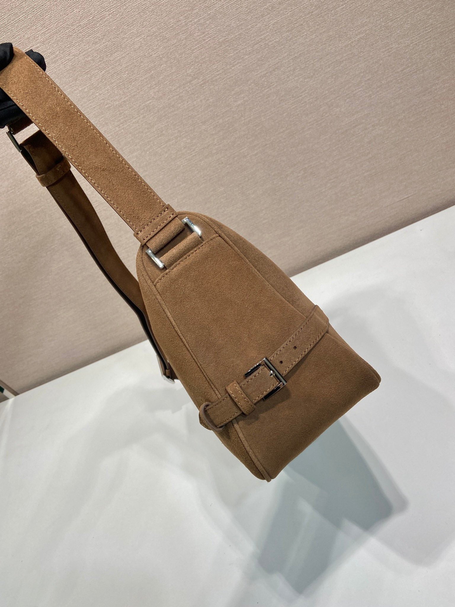 HOBO BAG 35 IN GINGERBREAD SUEDE SILVER LOGO