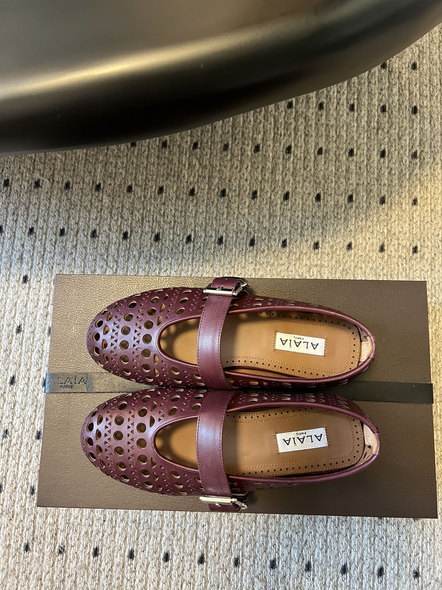 Alaia 25 Vienne Ballet Flats Garnet Red Lambskin 303714