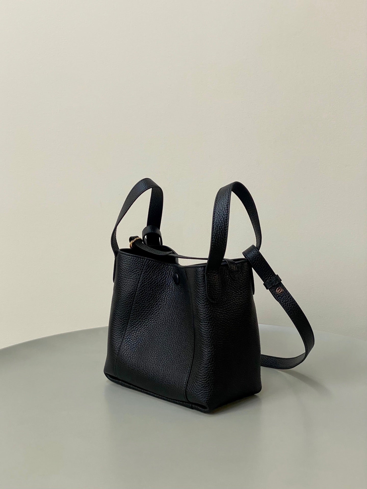 Dior Signature Bucket Bag Black Calfskin 333341