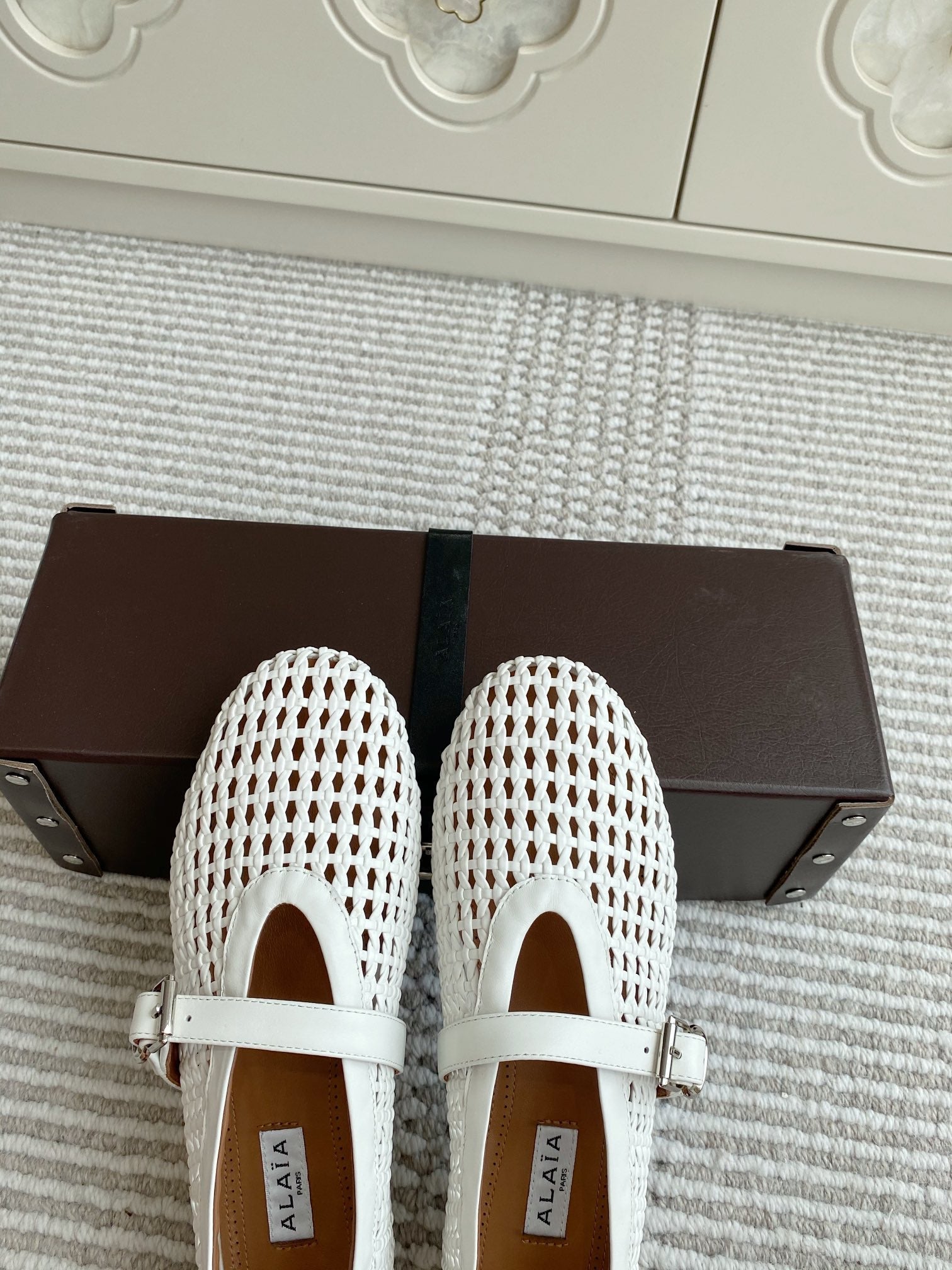 Alaia Women's Ballet Flat White Lambskin 291054