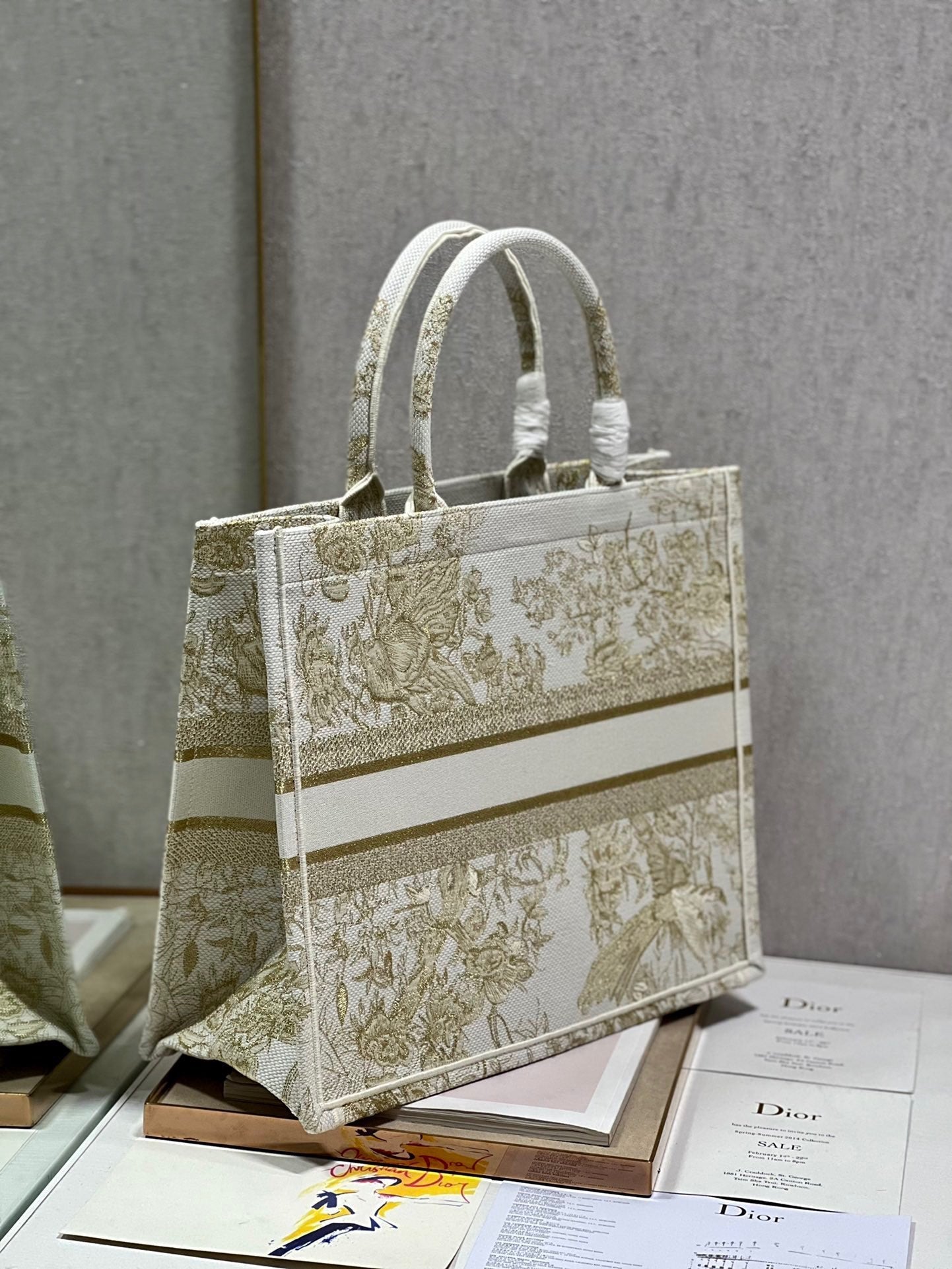 CD Golden Magpie Book Tote 42cm Bag Canvas 336588