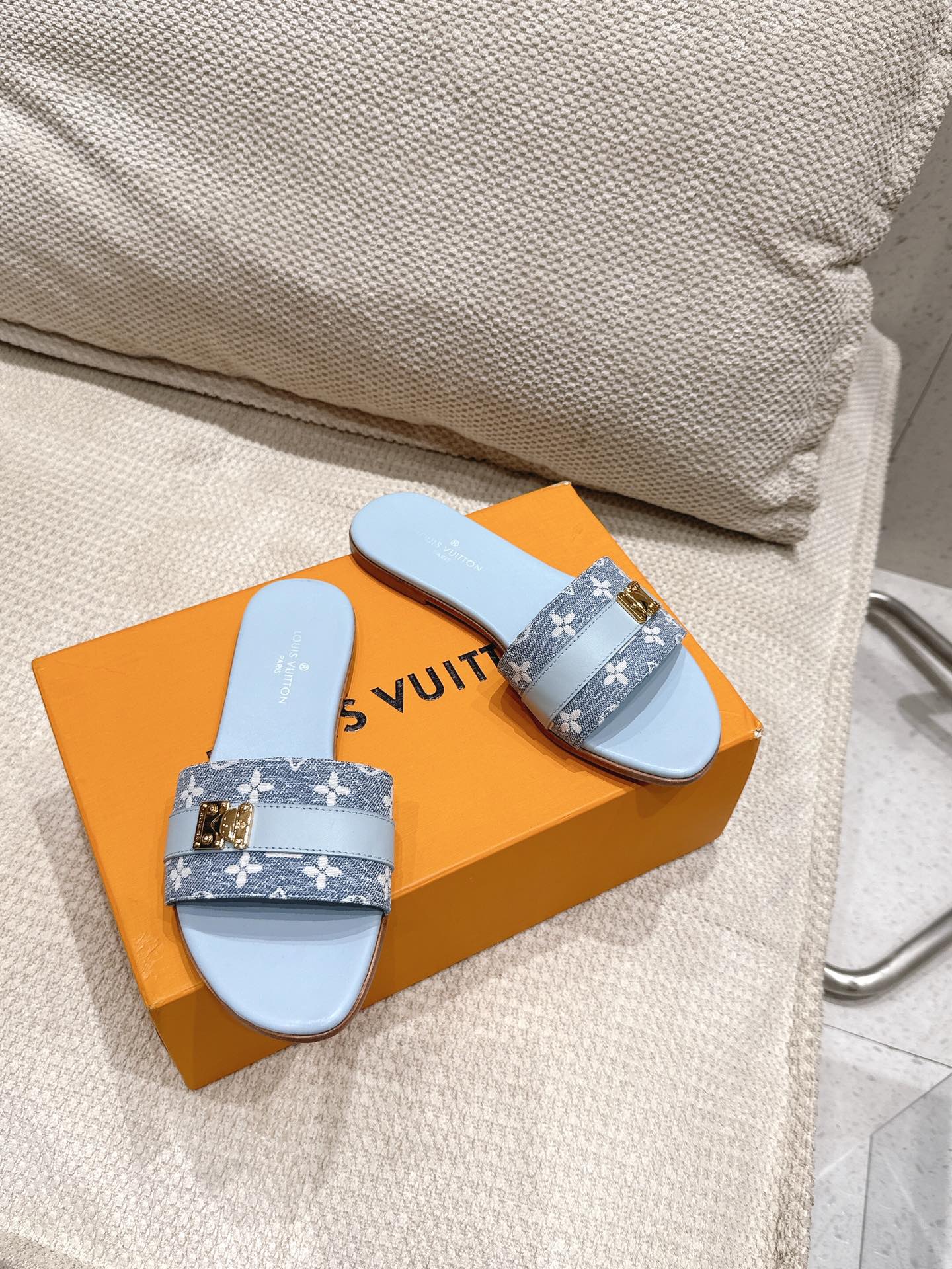 LV Flat Mules pairs raffia baby blue mix denim cowhide 383719