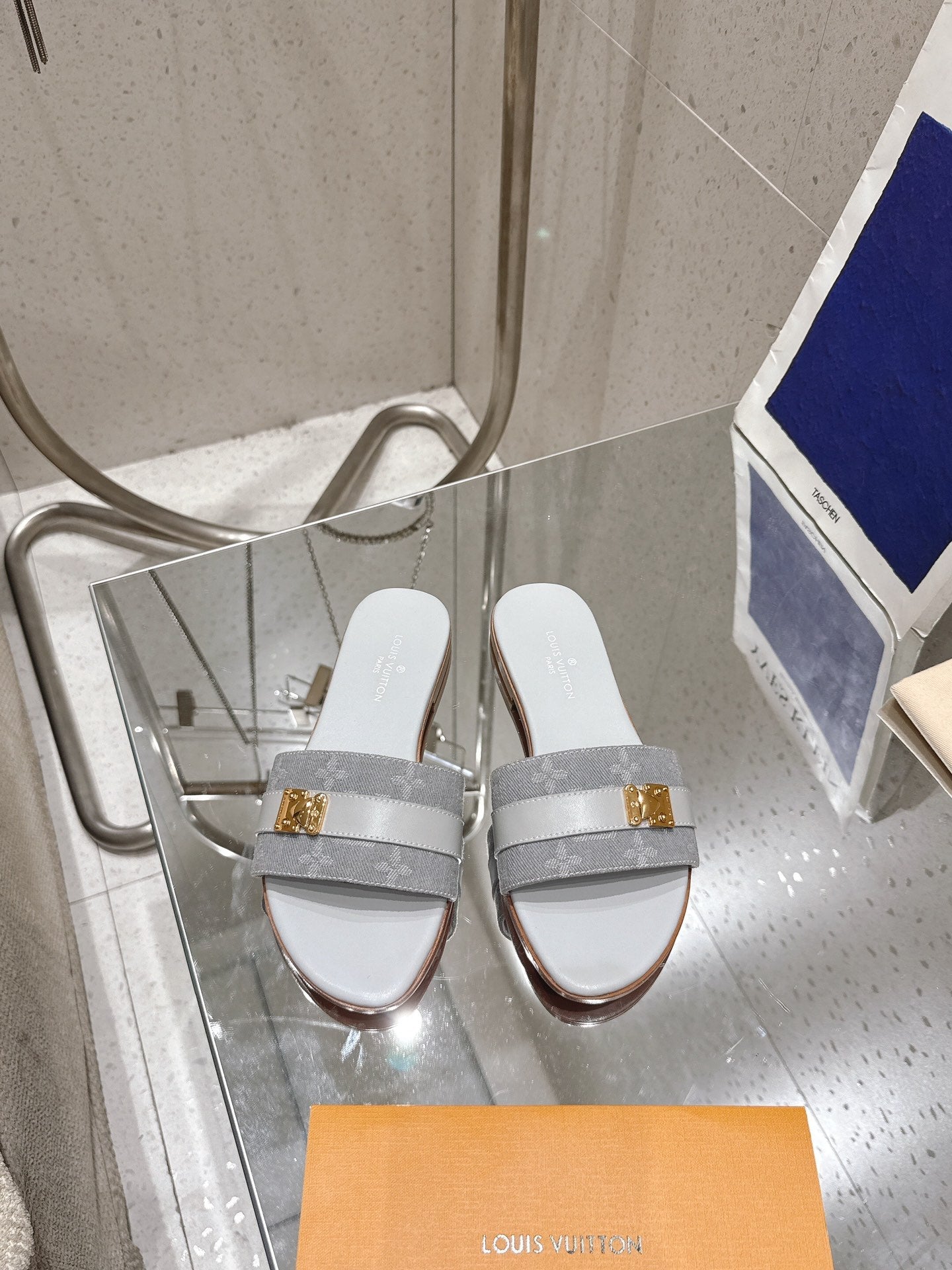 LV Flat Mules pairs raffia gray mix denim cowhide 383720