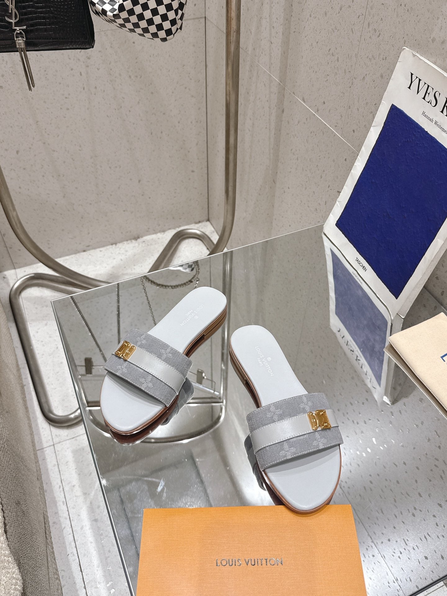 LV Flat Mules pairs raffia gray mix denim cowhide 383720