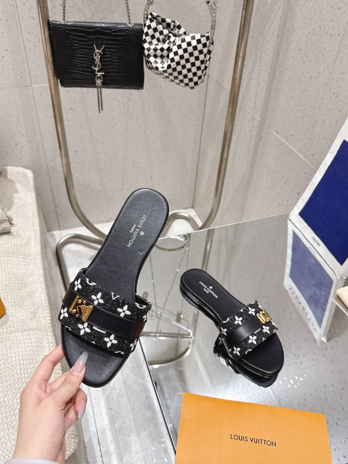 LV Flat Mules pairs raffia black monogram cowhide 383722