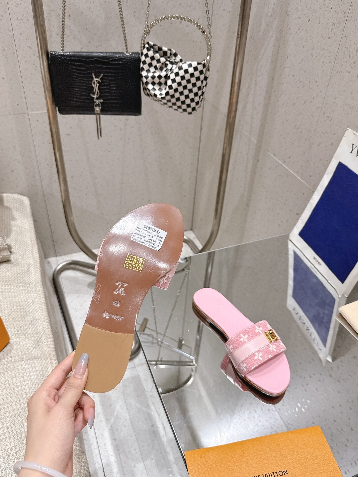 LV Flat Mules pairs raffia pink monogram cowhide 383723