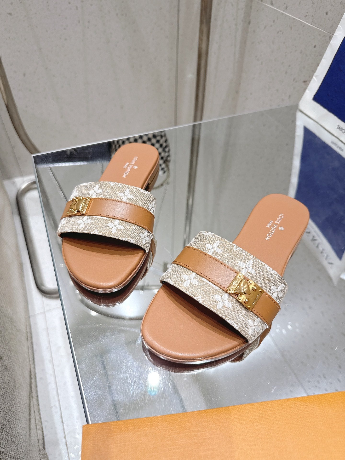 LV Flat Mules pairs raffia brown monogram cowhide 383724