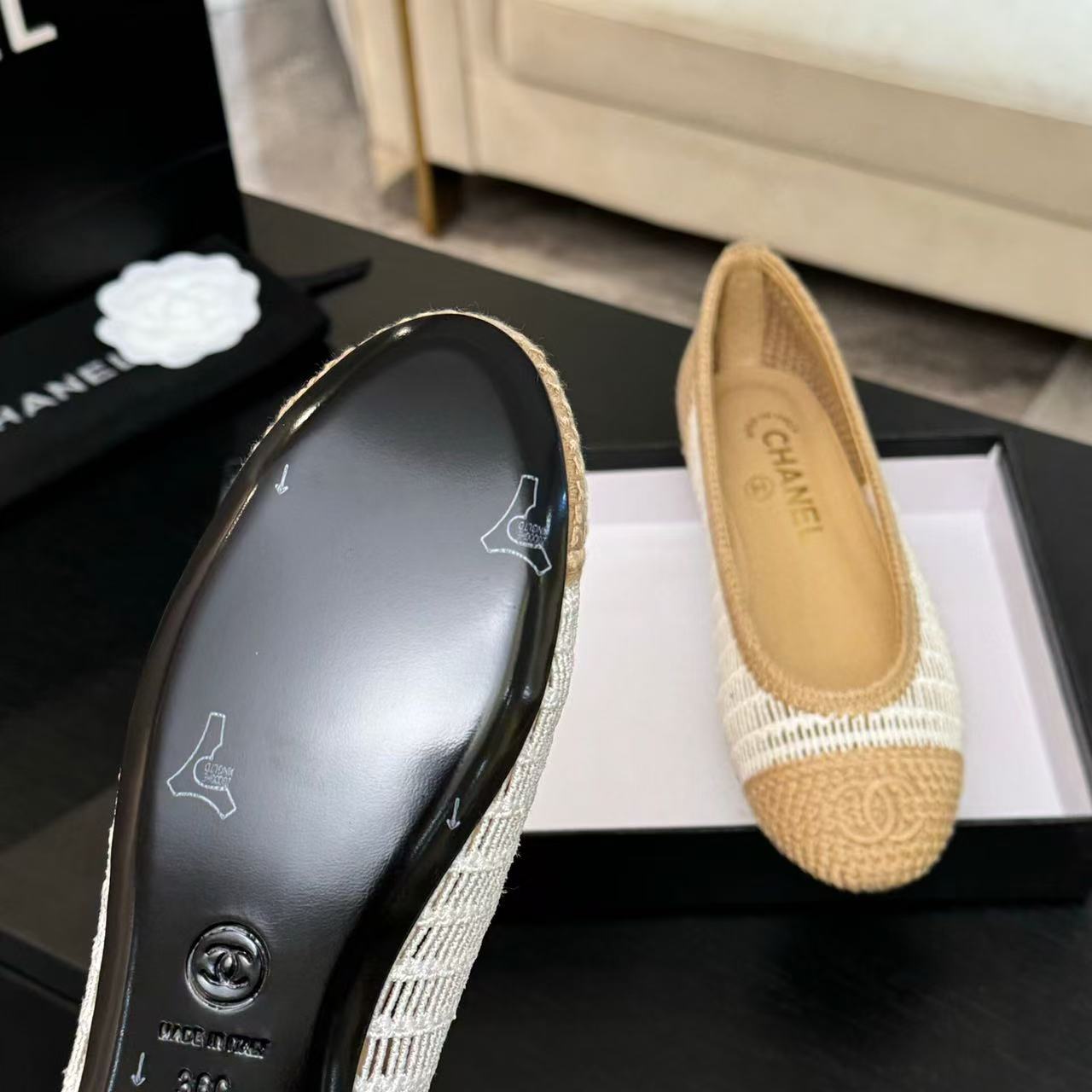 CC 25 Ballet Flat White Beige Raffia