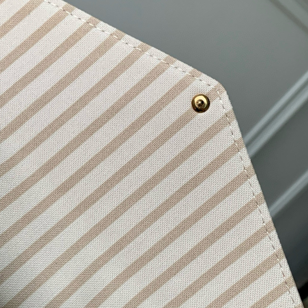 LV Felicie Pochette Pink Nude Cowhide