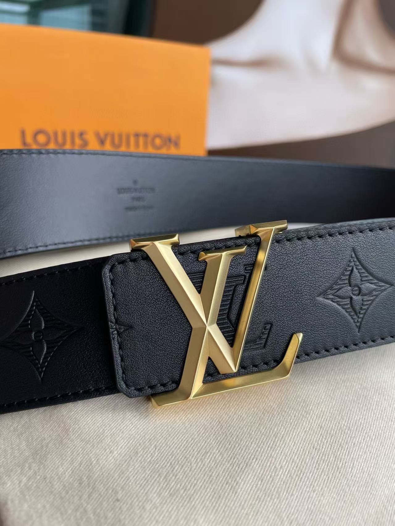 Louis Vuitton Belt Black Calfskin