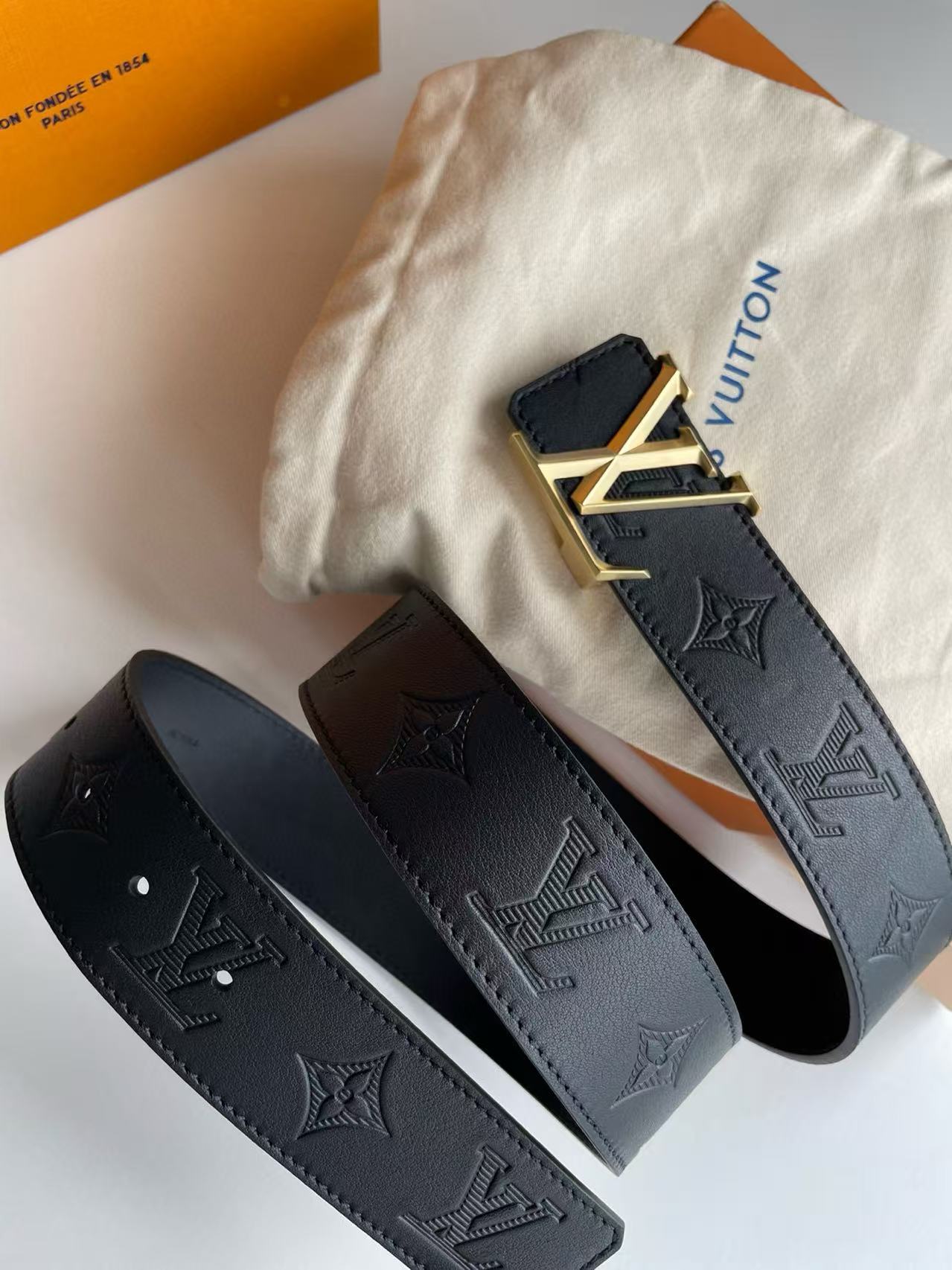 Louis Vuitton Belt Black Calfskin