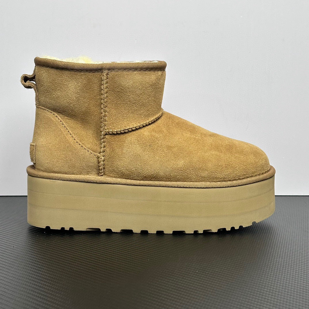 UGG Classic Ultra Mini Platform Boot Light Camel Suede Rubber