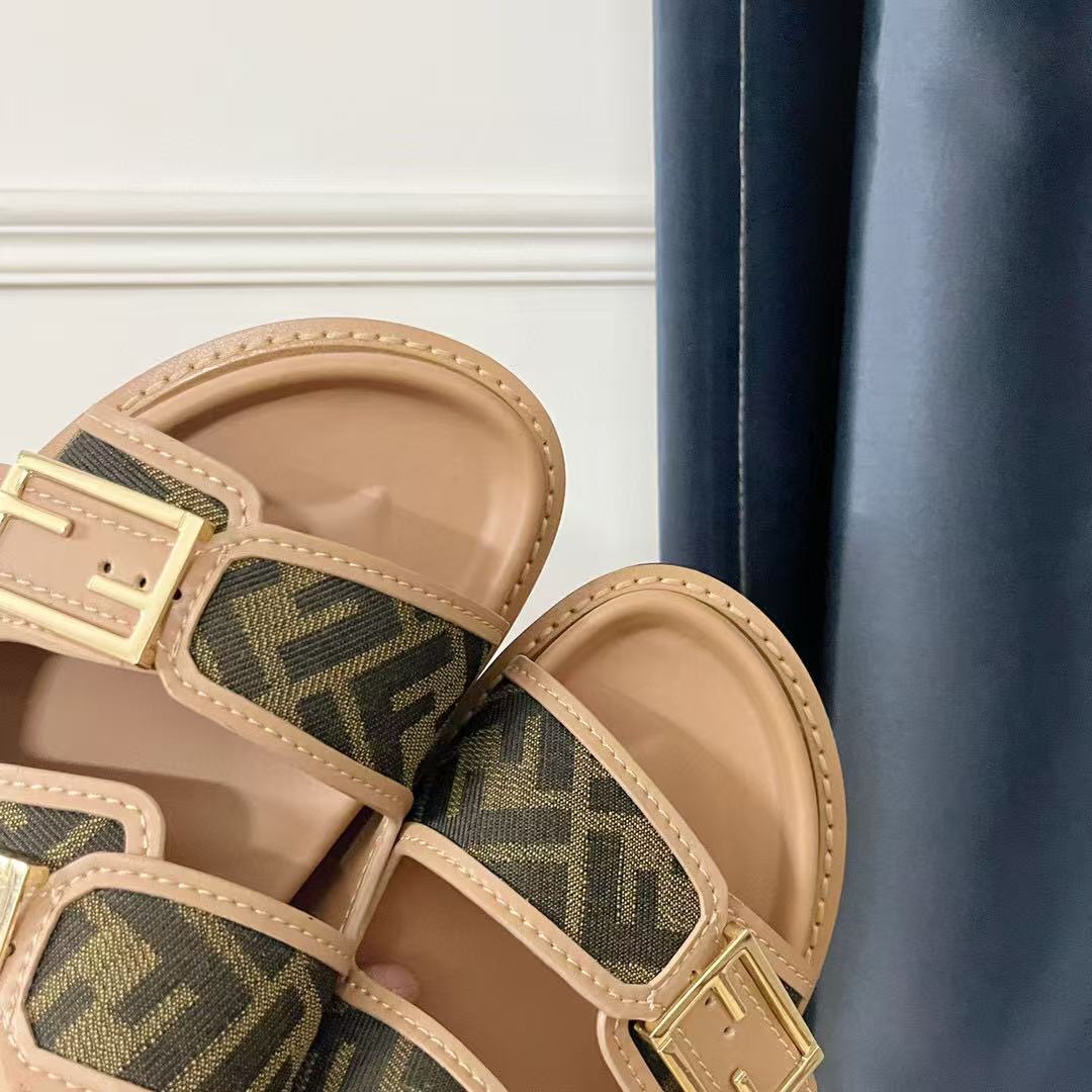 Fendi 25 Sandal Brown Leather Fabric