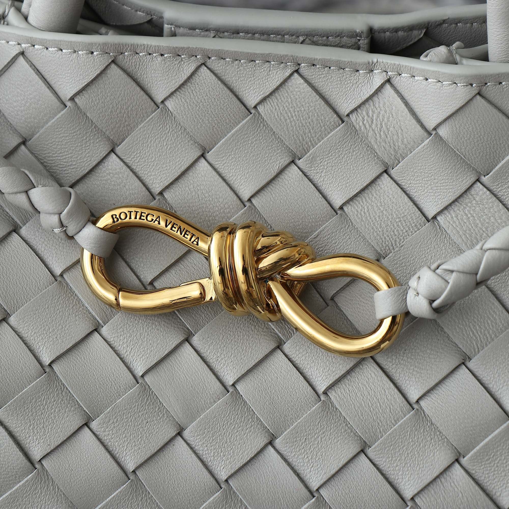 BV 2025 Andiamo 25cm Sterling Color Lambskin