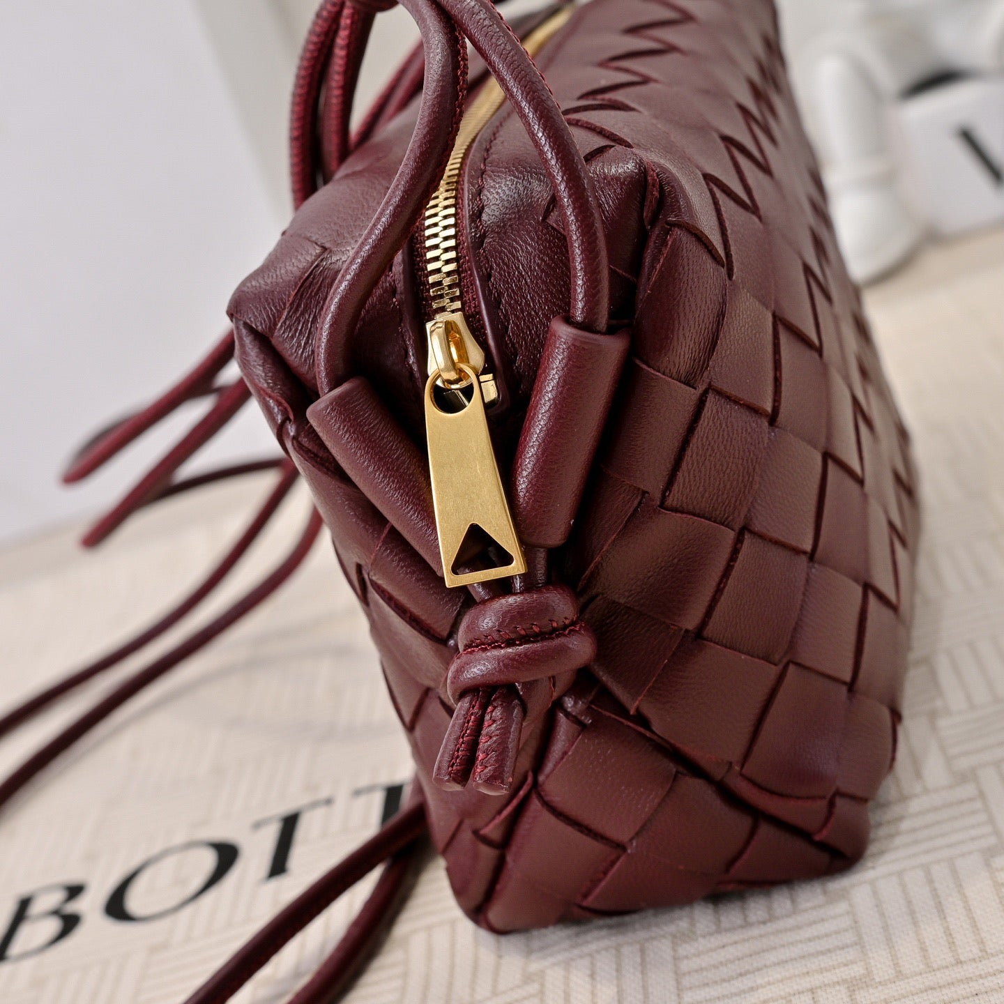 Bottega Veneta 2026 Loop Bag 17cm Burgundy Leather